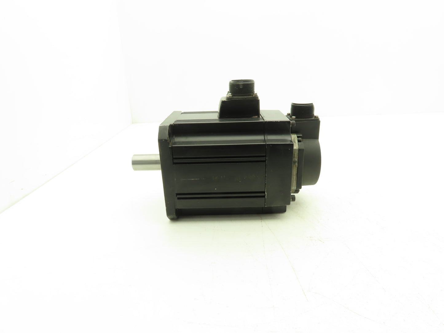 Mitsubishi HC-SFS152B AC Servo Motor 1.5kw 122V 3PH 2000rpm OSA18-130 *Read