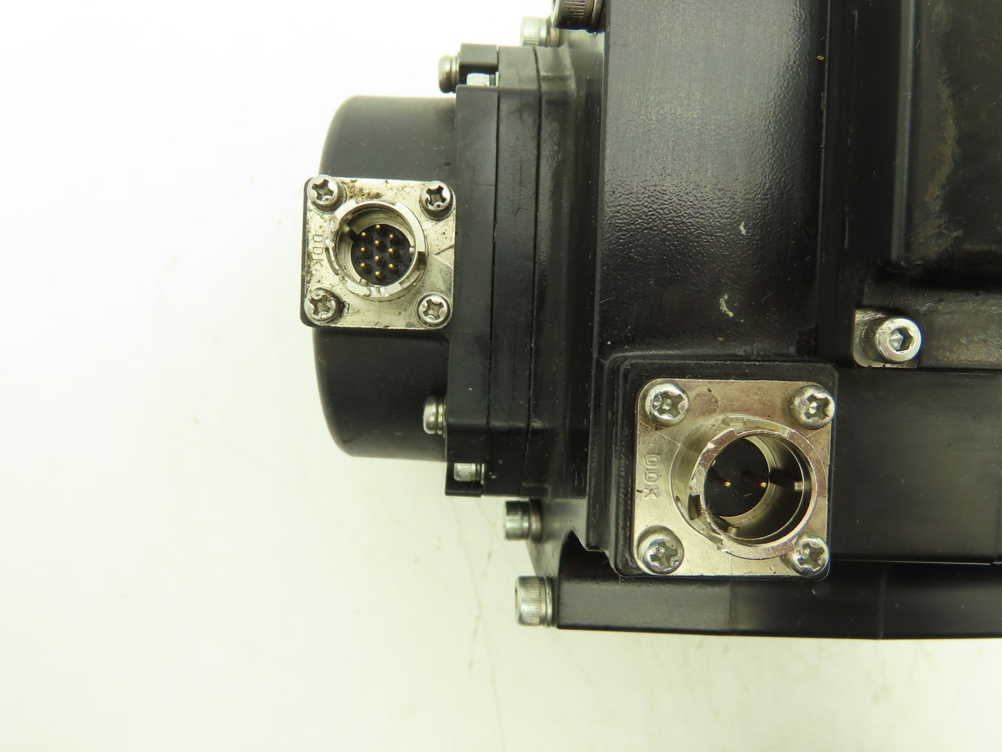 Mitsubishi HF-SP152B Servo Brake Motor 1.5kW 2000 RPM 126V 3PH Encoder 0BA18-100