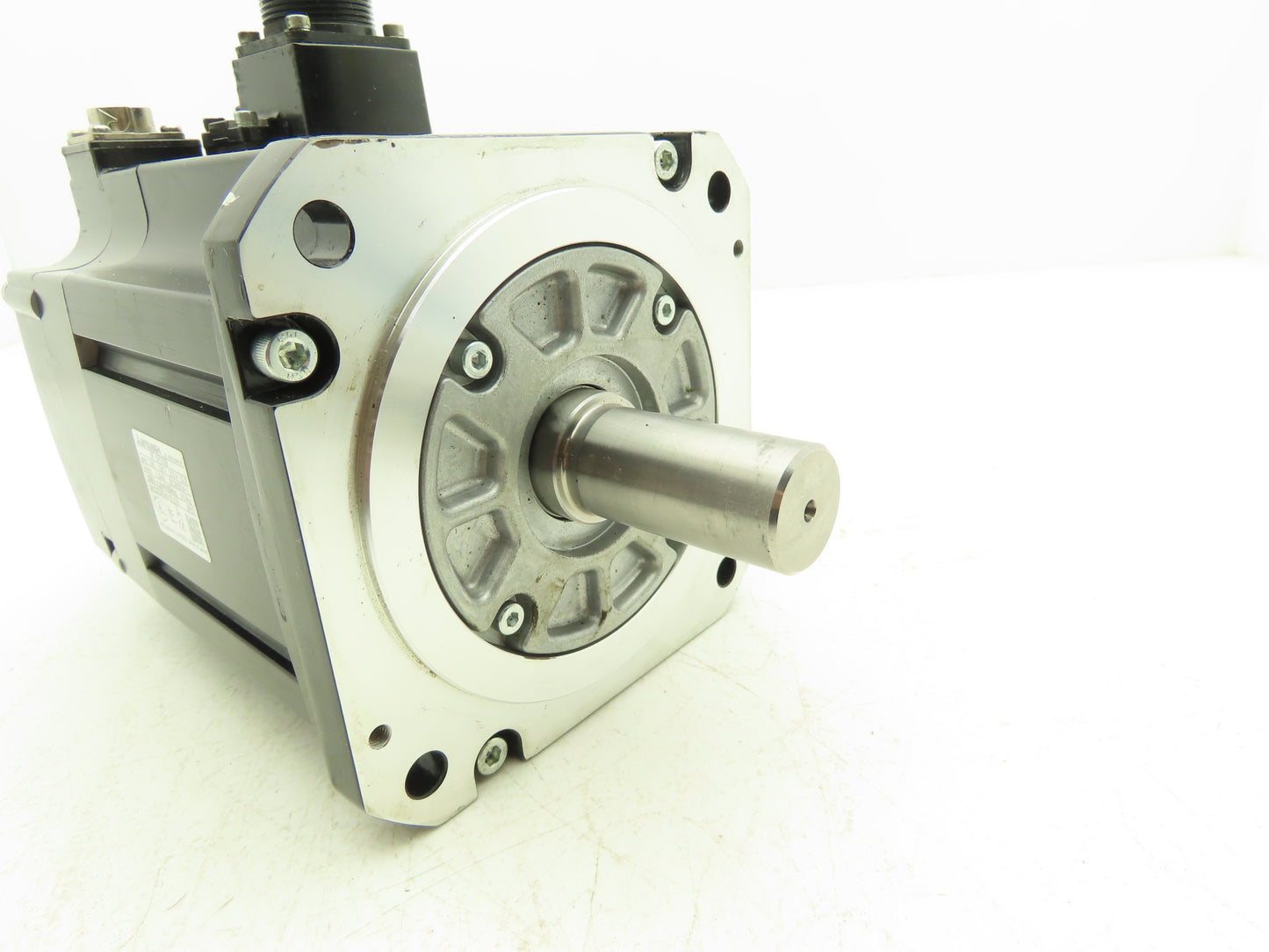 Mitsubishi HF-SP152B Servo Brake Motor 1.5kW 2000 RPM 126V 3PH Encoder 0BA18-100