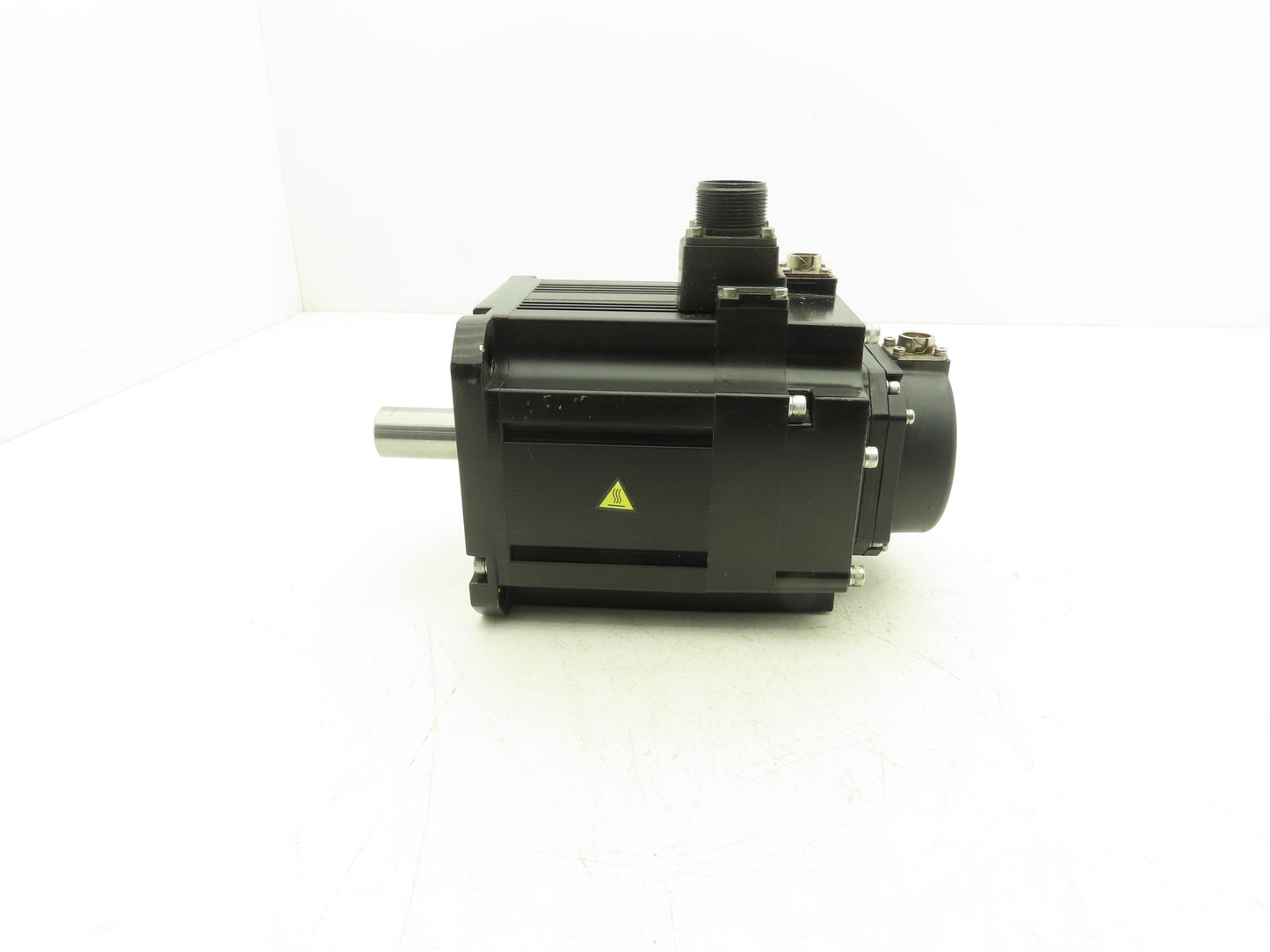 Mitsubishi HF-SP152B Servo Brake Motor 1.5kW 2000 RPM 126V 3PH Encoder 0BA18-100
