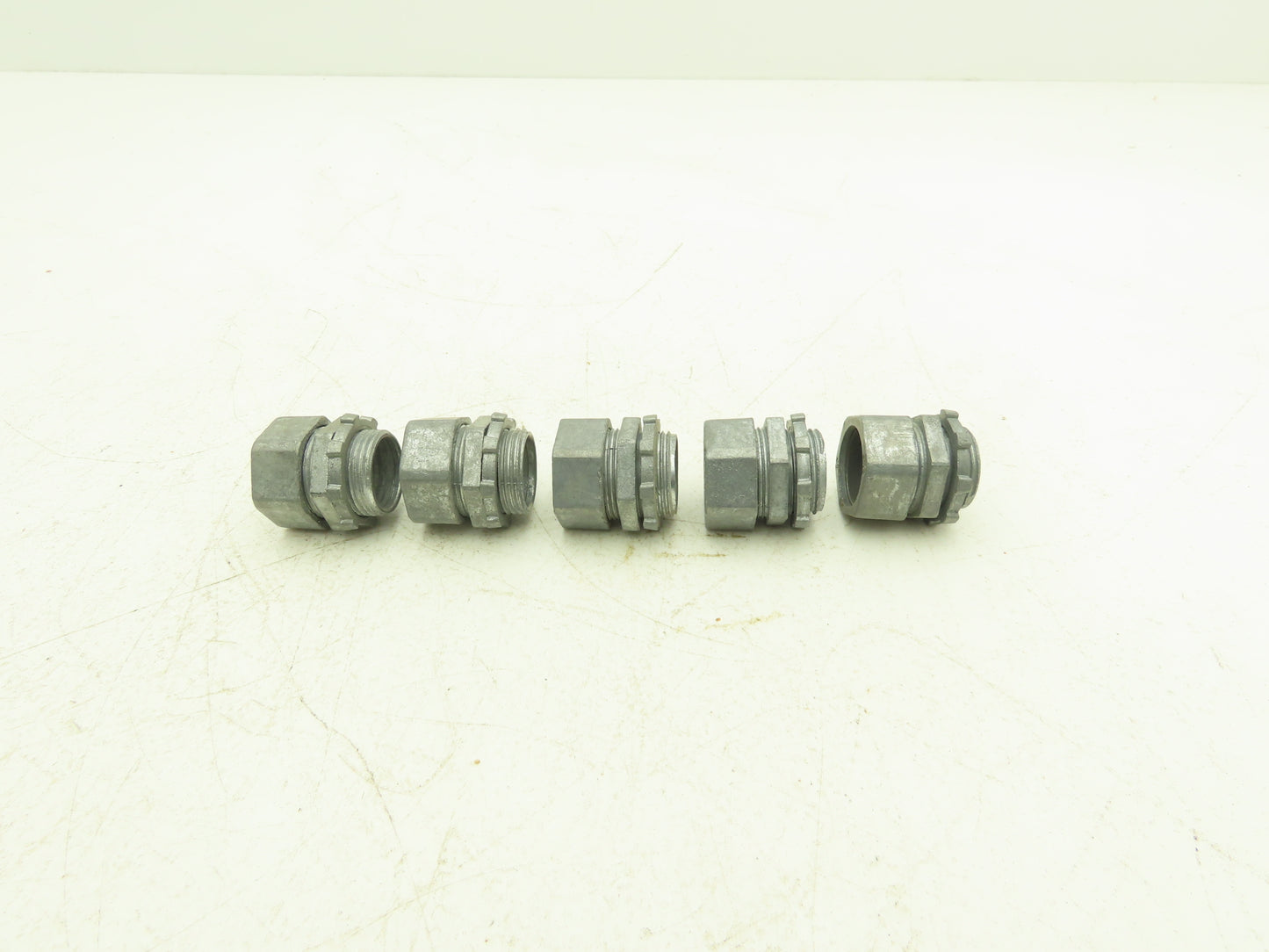 Arlington Industries 821 EMT Compression Connector 3/4" 25/Box Lot of 150