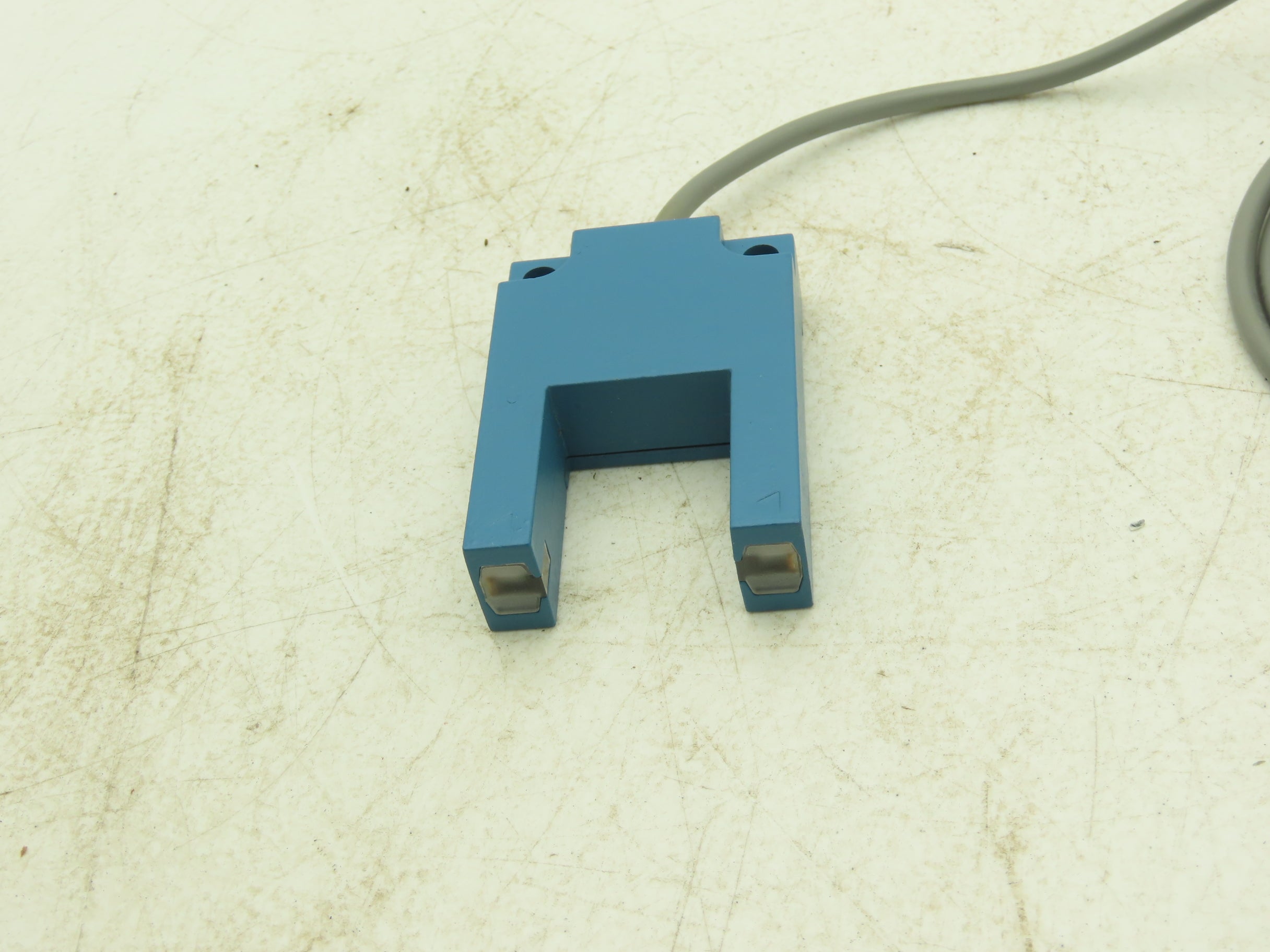 Honeywell FE8V-TU2-M Micro Switch Photoelectric Vane Control85-250VAC ...