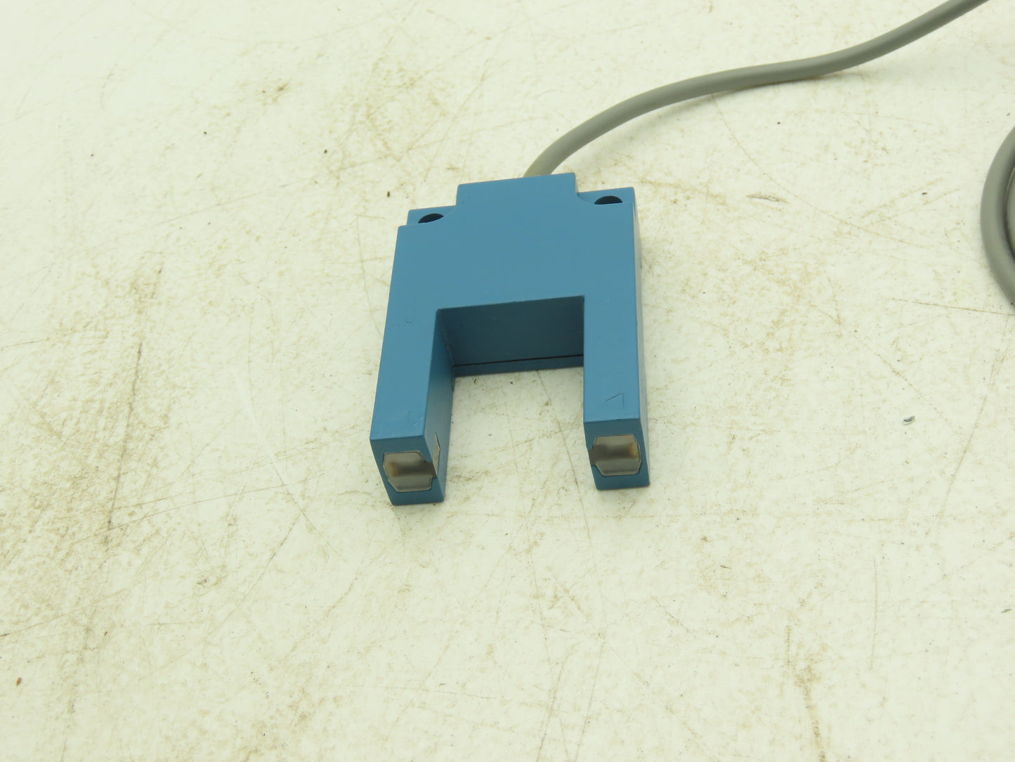 Honeywell FE8V-TU2-M Micro Switch Photoelectric Vane Control85-250VAC 50/60Hz