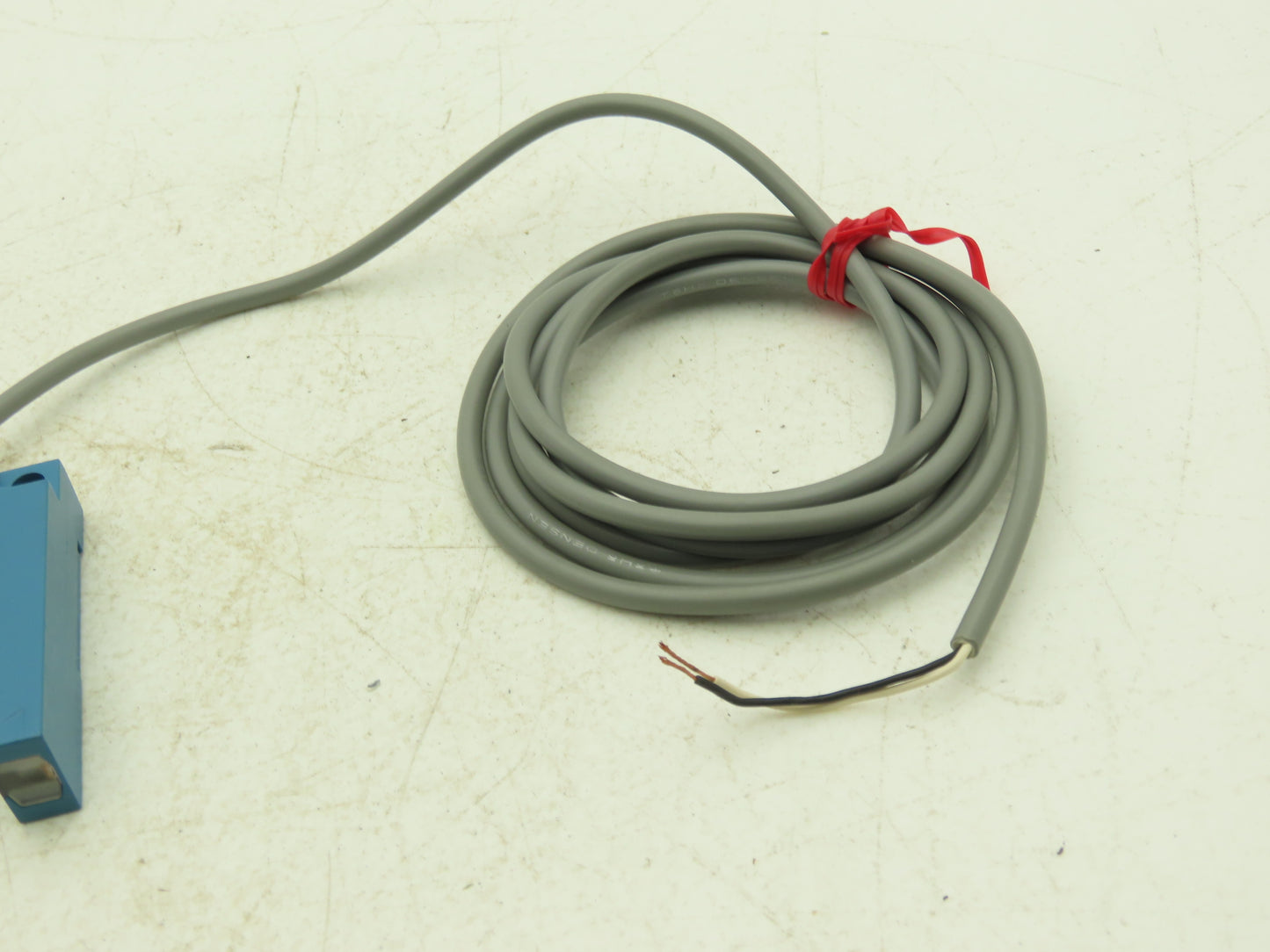 Honeywell FE8V-TU2-M Micro Switch Photoelectric Vane Control85-250VAC 50/60Hz