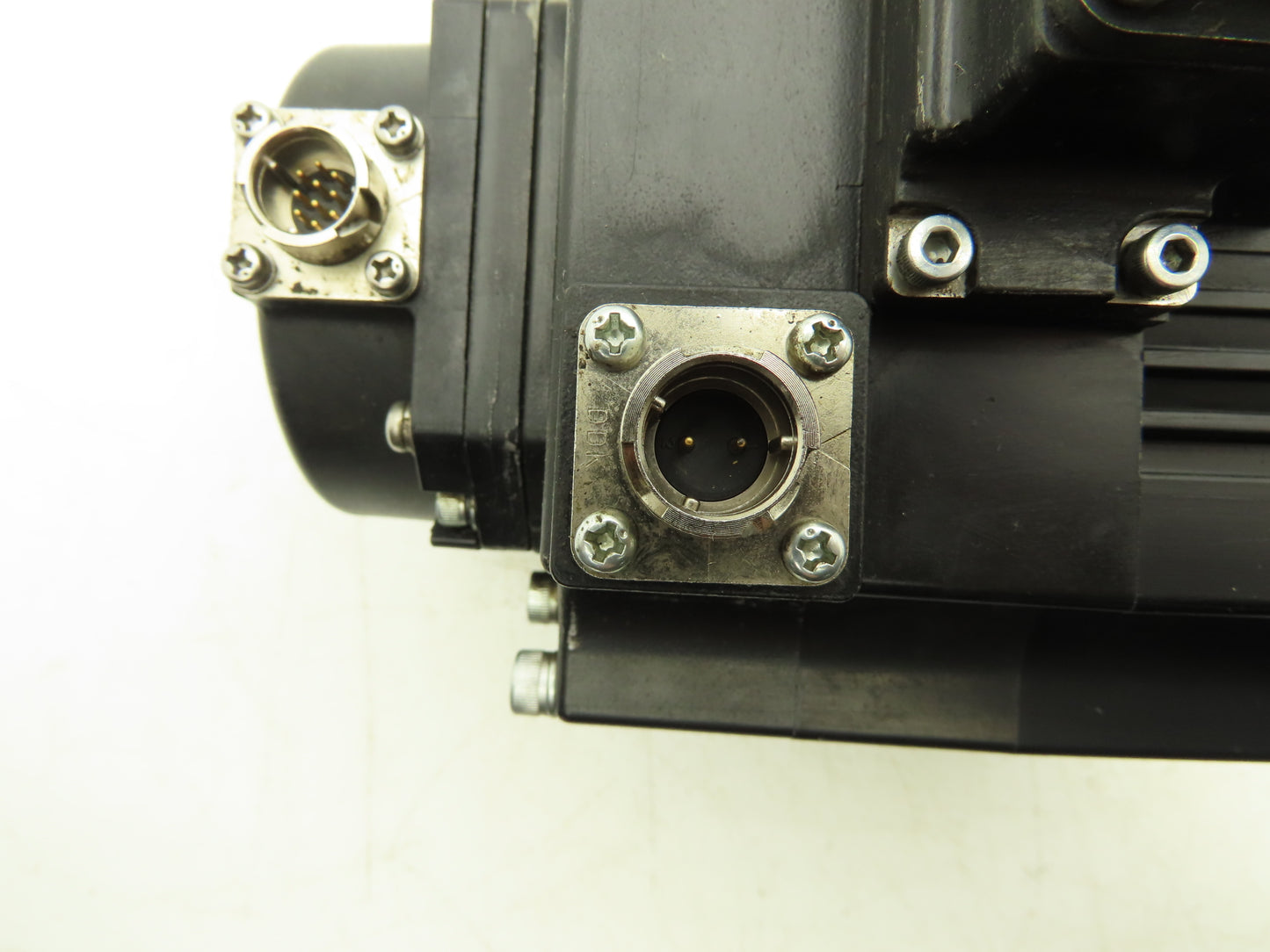 Mitsubishi HF-SP102B Servo Brake Motor 1kW 2000 RPM 125V 3PH 0BA18-100 *Read