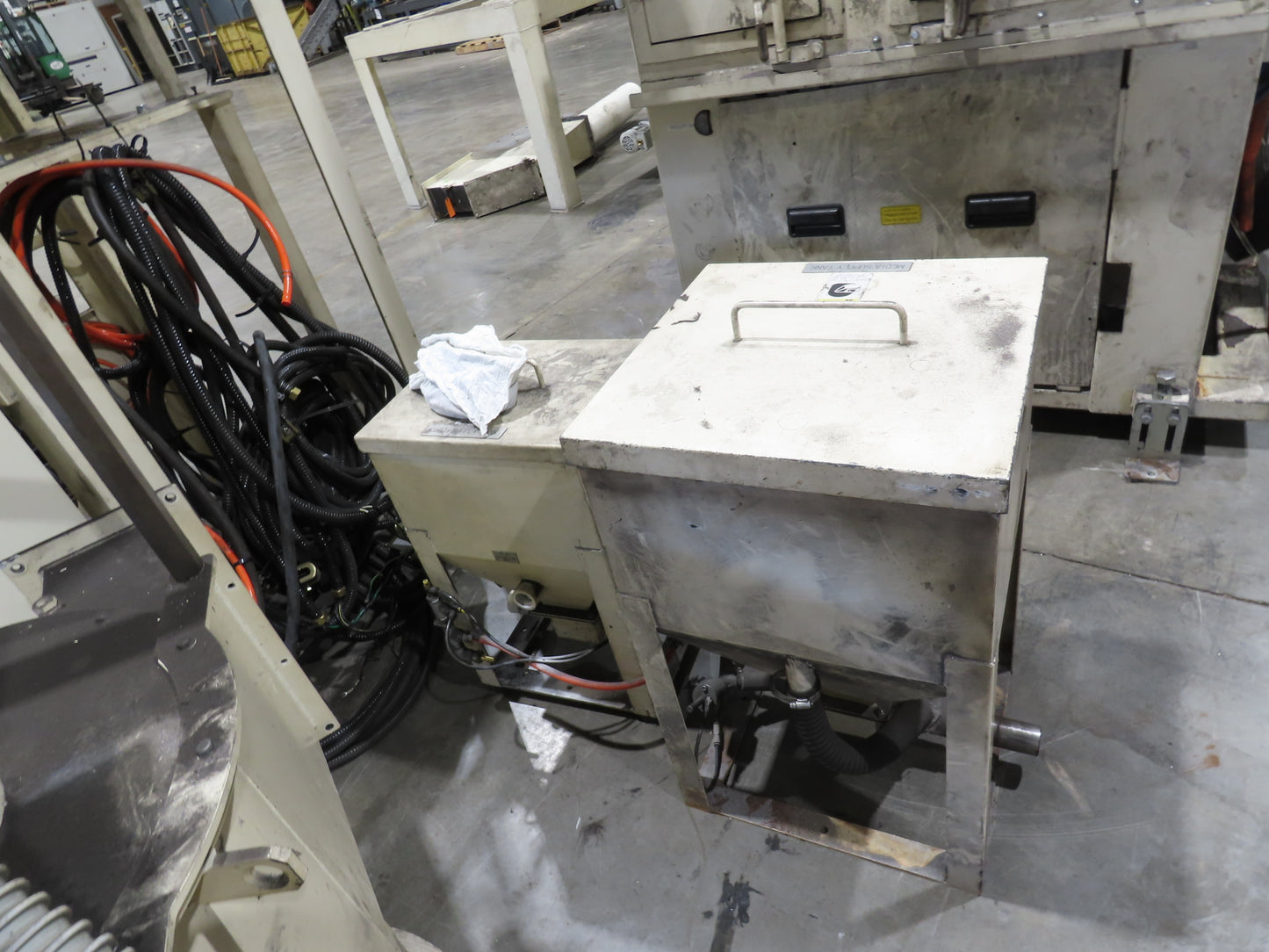 Fuji Pneuma-Blaster Automatic Rotary Air Blower Shot Blaster & Dust Collector