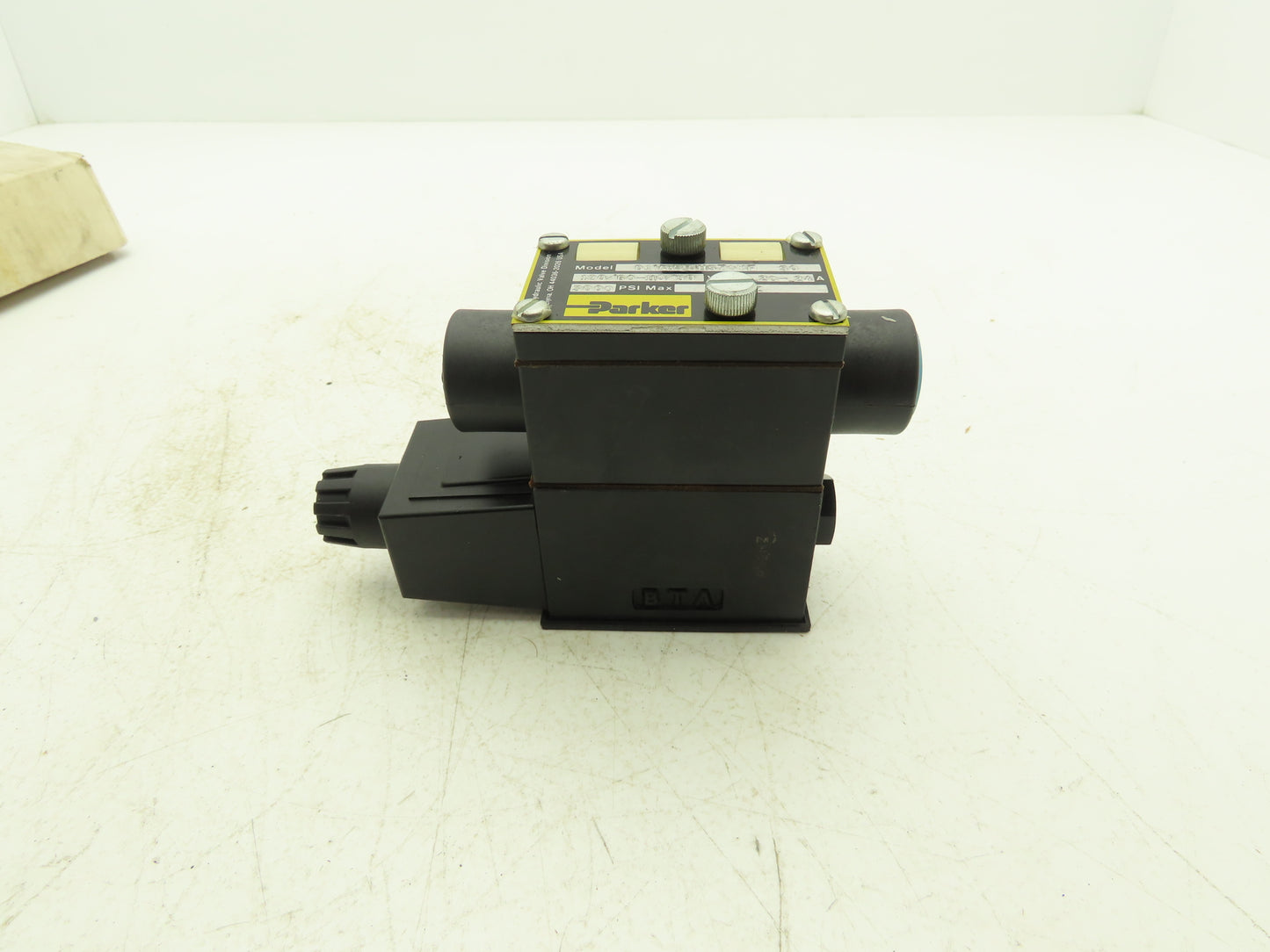 Parker D1VW20H570YF Hydraulic Directional Solenoid Pilot Valve 2-Pos D03 120V
