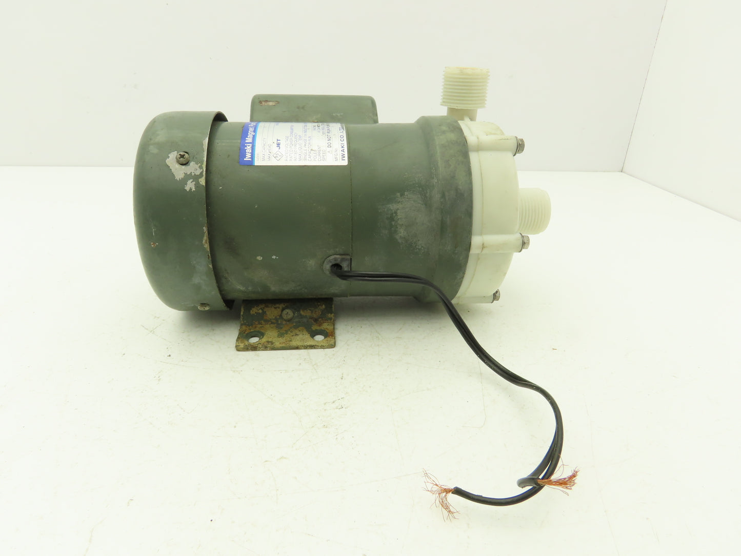 Iwaki MD-70RM Magnetic Drive Water Pump 1"Poly Plastic 220V 3PH 97 L/min