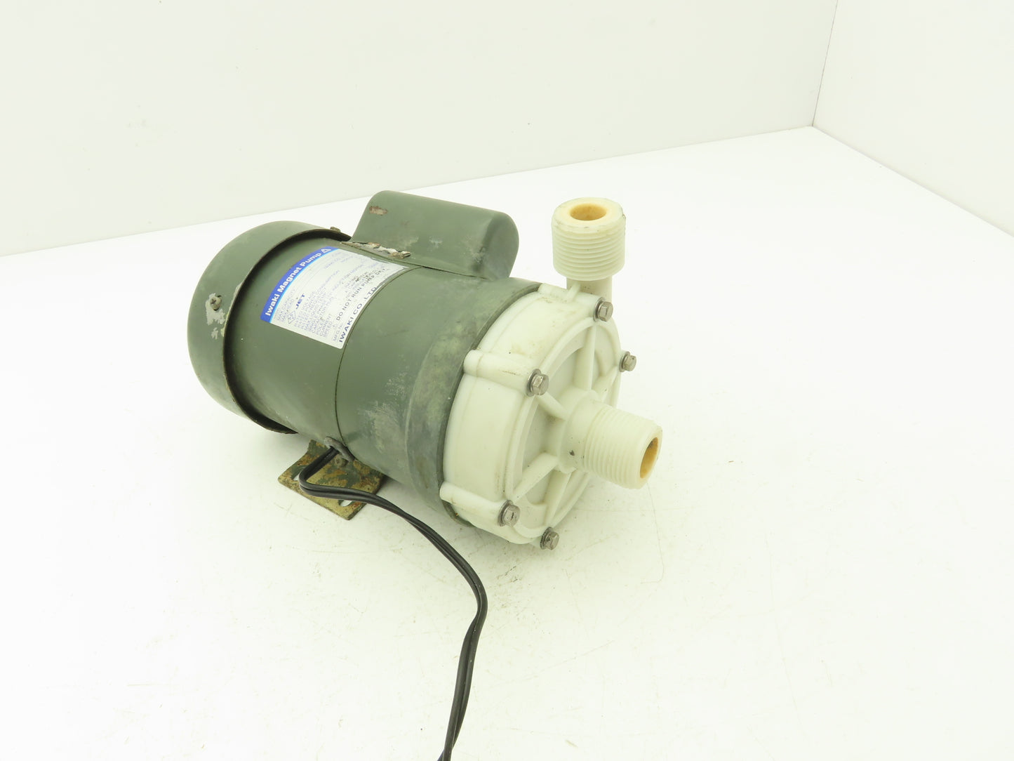 Iwaki MD-70RM Magnetic Drive Water Pump 1"Poly Plastic 220V 3PH 97 L/min