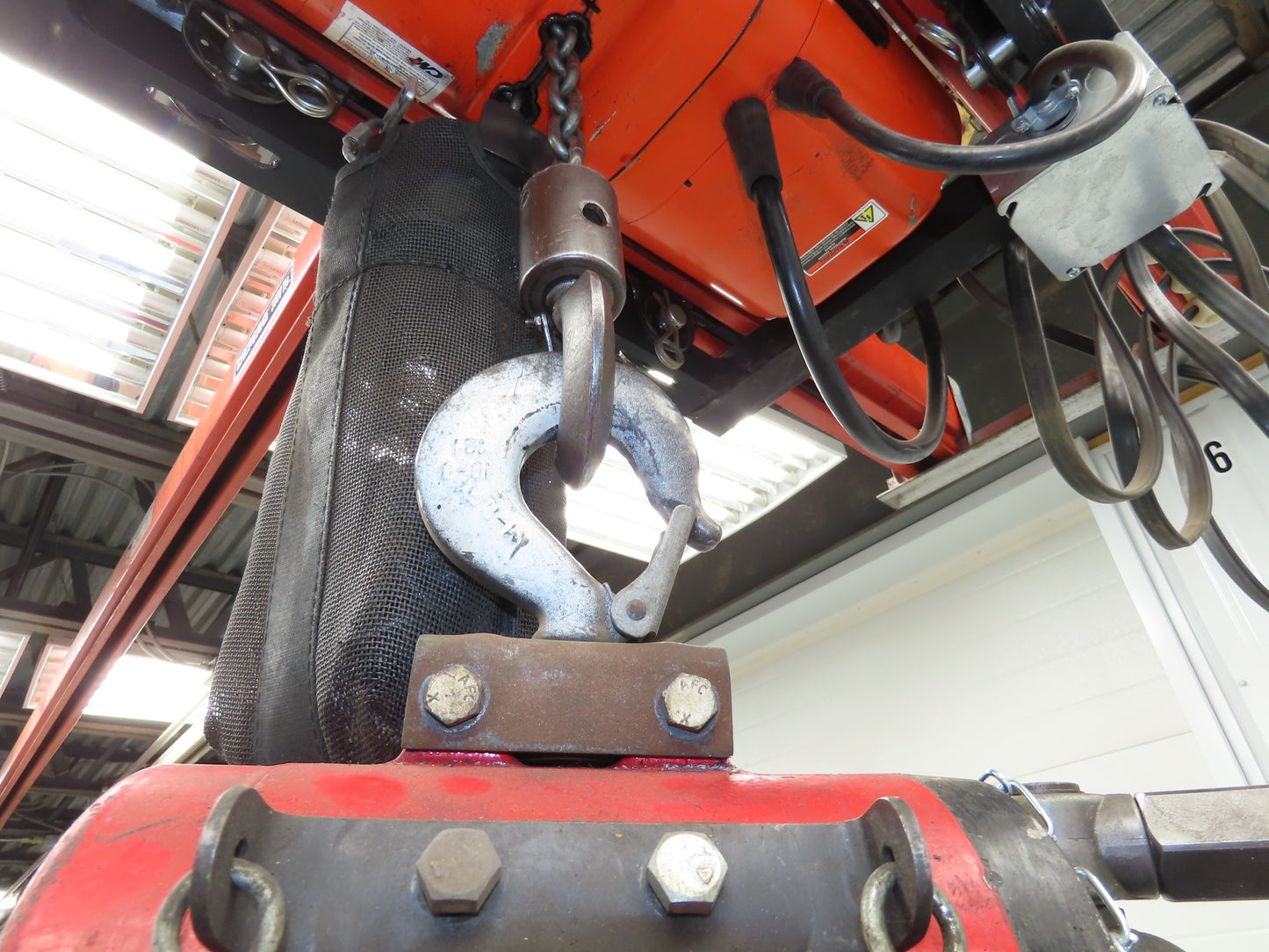 Aro 7776E 1/2 Ton 1000lb Pneumatic Air Chain Hoist 22' Lift 15' Pull Chain