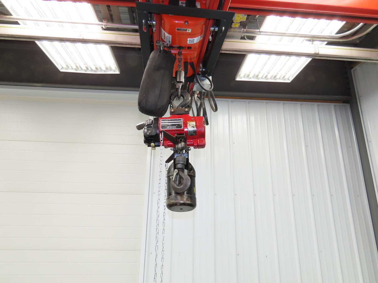 Aro 7776E 1/2 Ton 1000lb Pneumatic Air Chain Hoist 22' Lift 15' Pull Chain