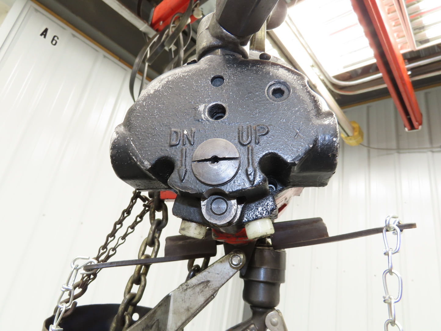 Aro 7717E 1/4 Ton 500lb Pneumatic Air Chain Hoist 7' 10" Lift 10' Pull Chain