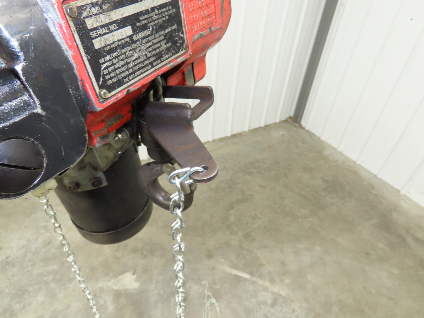 Aro 7717E 1/4 Ton 500lb Pneumatic Air Chain Hoist 7' 10" Lift 10' Pull Chain