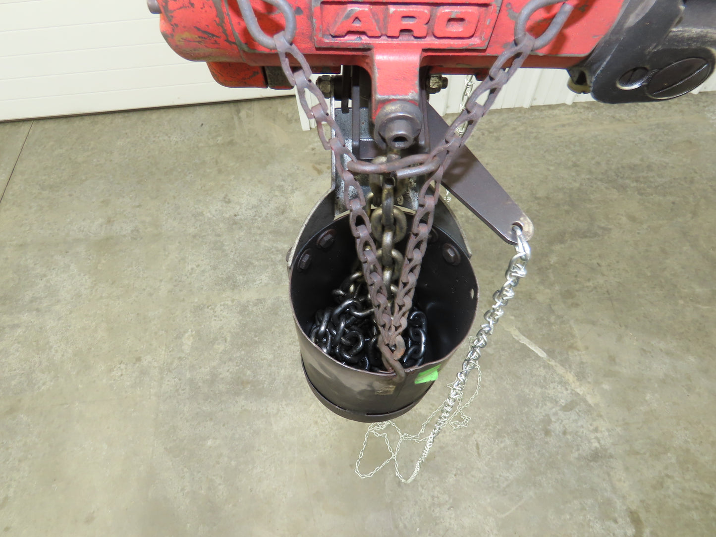 Aro 7717E 1/4 Ton 500lb Pneumatic Air Chain Hoist 7' 10" Lift 10' Pull Chain