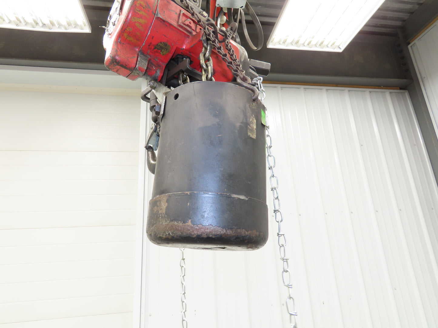 Aro 7717E 1/4 Ton 500lb Pneumatic Air Chain Hoist 7' 10" Lift 10' Pull Chain