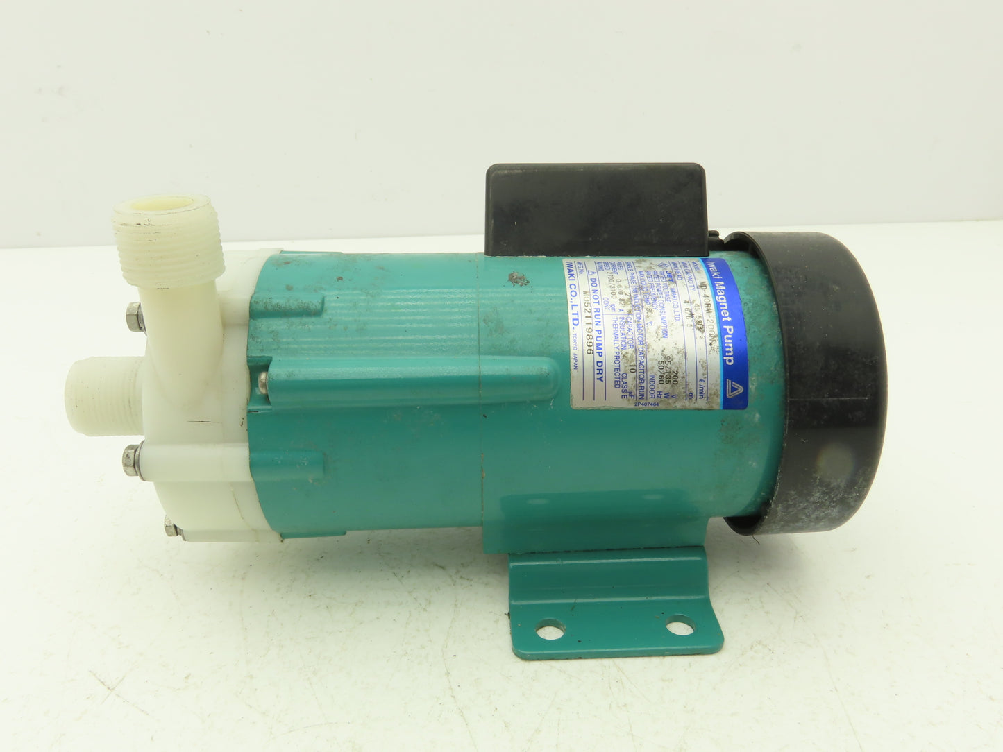 Iwaki MD-40RM Magnetic Drive Water Pump 3/4"Poly Plastic 220V 3PH 52 L/min