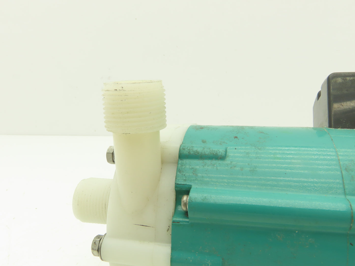 Iwaki MD-40RM Magnetic Drive Water Pump 3/4"Poly Plastic 220V 3PH 52 L/min