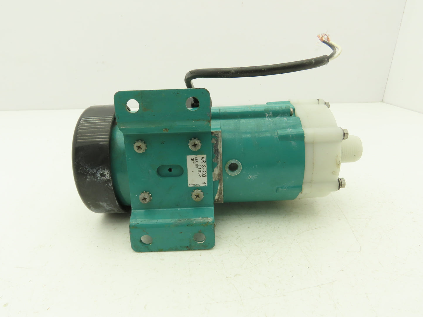 Iwaki MD-40RM Magnetic Drive Water Pump 3/4"Poly Plastic 220V 3PH 52 L/min