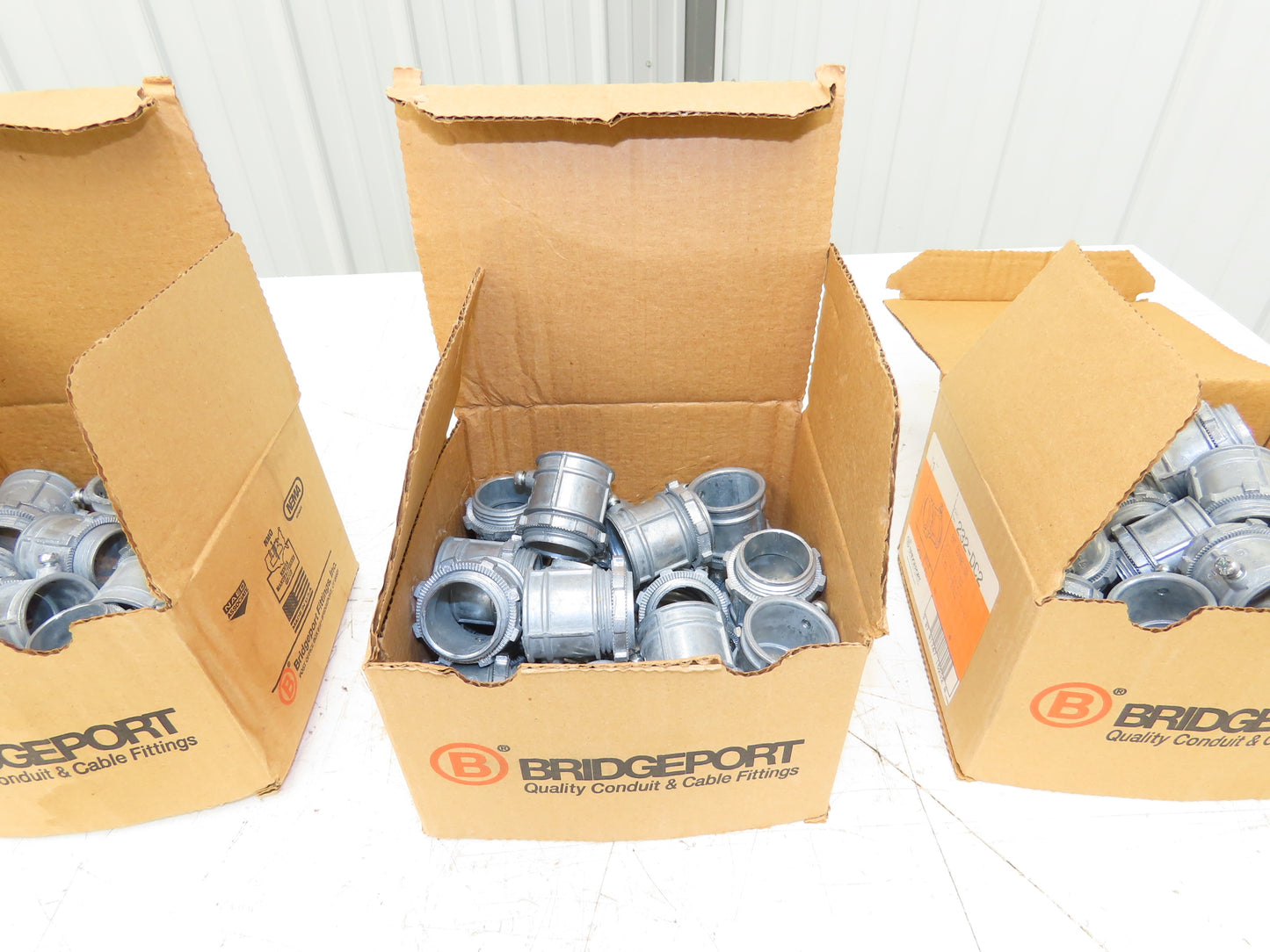 Bridgeport 232-DC2 EMT 3/4" Set Screw Connector 25 Per Box Lot of 5 Boxes