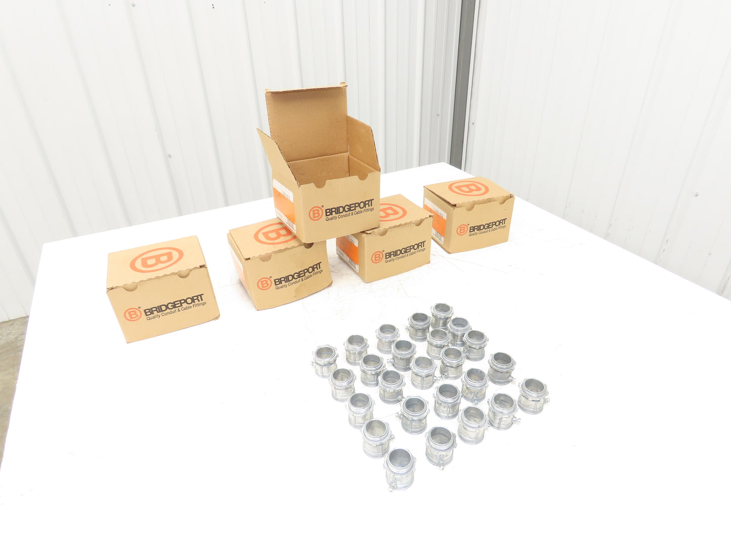 Bridgeport 232-DC2 EMT 3/4" Set Screw Connector 25 Per Box Lot of 5 Boxes