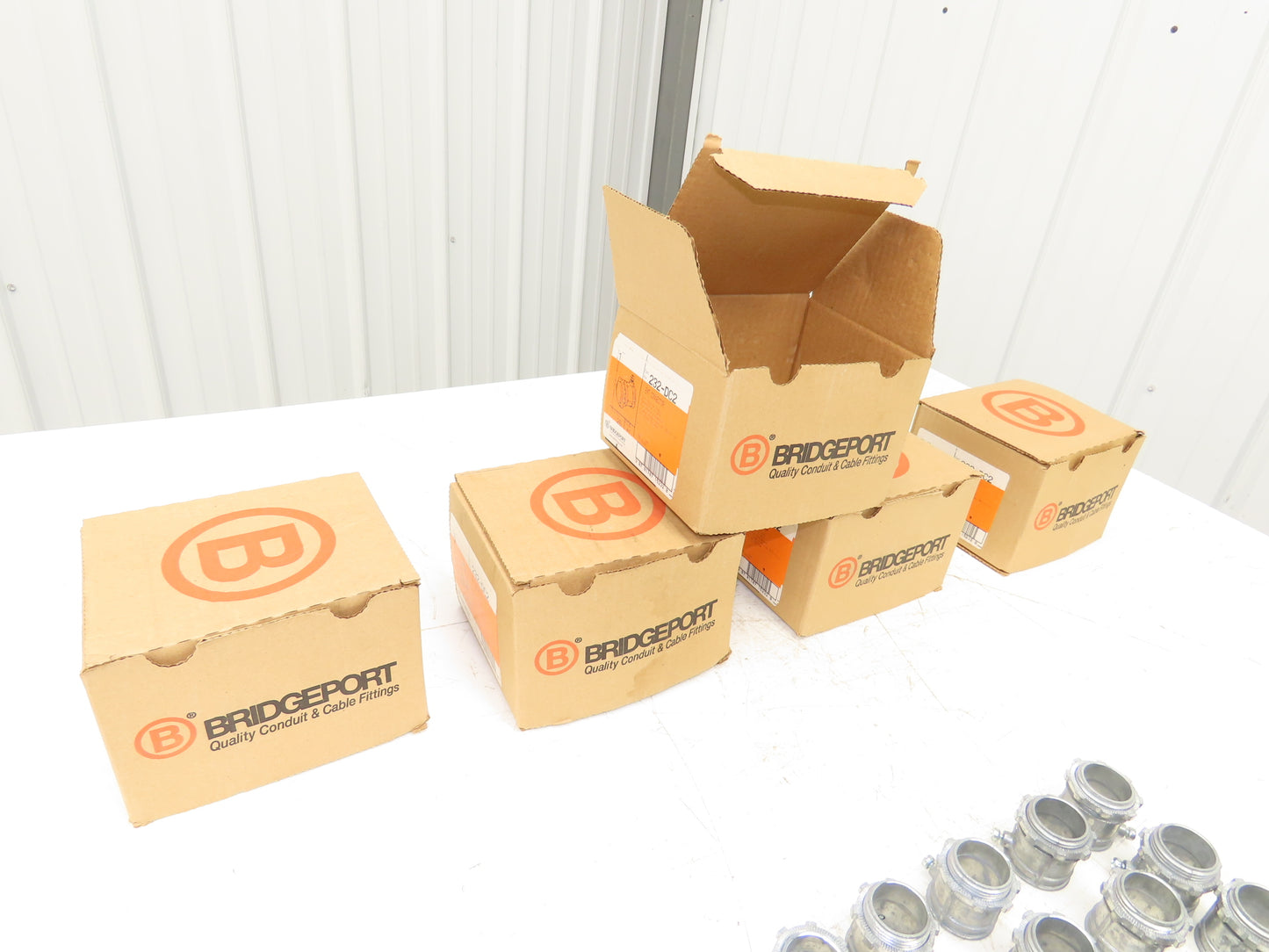 Bridgeport 232-DC2 EMT 3/4" Set Screw Connector 25 Per Box Lot of 5 Boxes