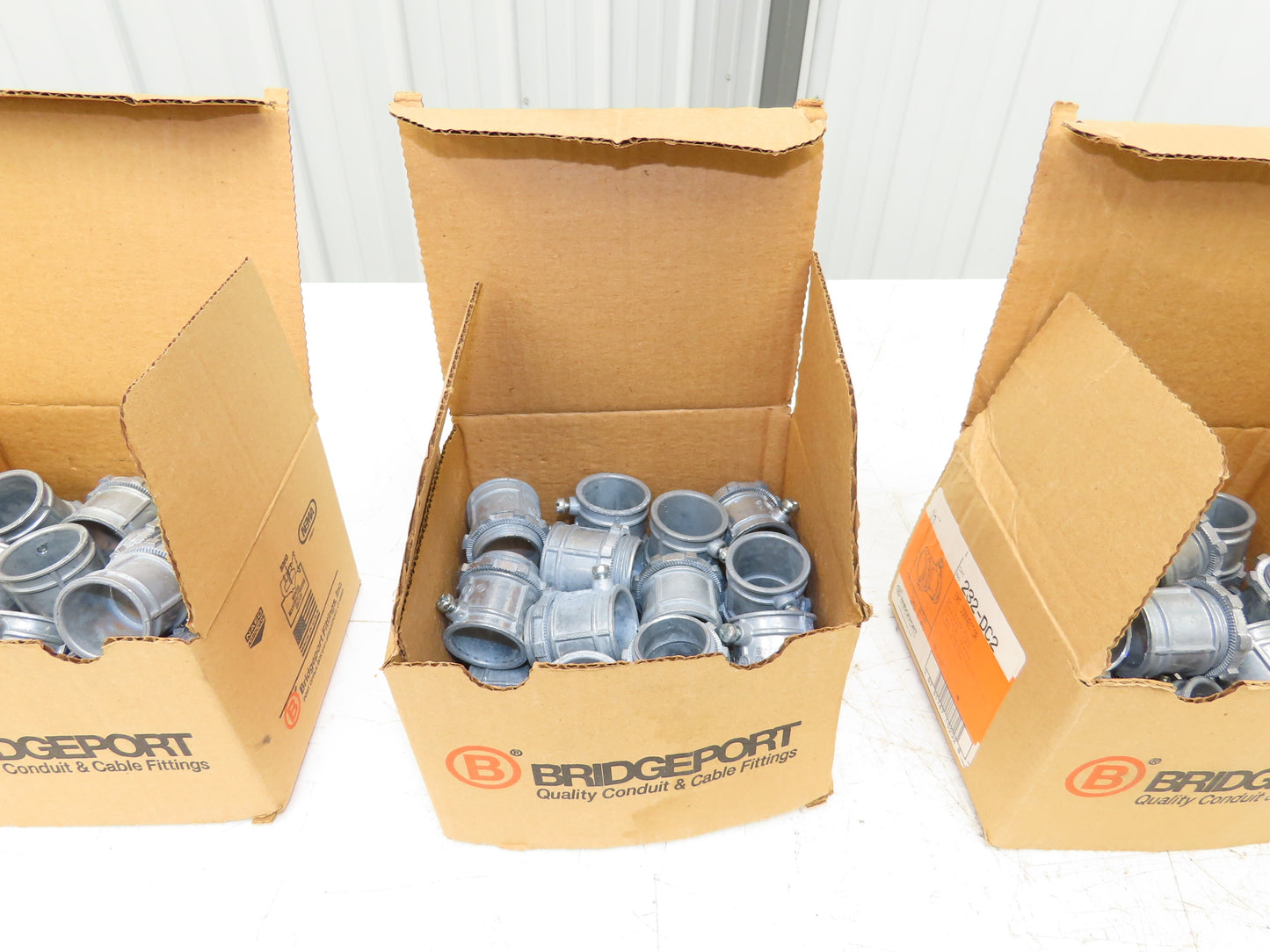 Bridgeport 232-DC2 EMT 3/4" Set Screw Connector 25 Per Box Lot of 5 Boxes