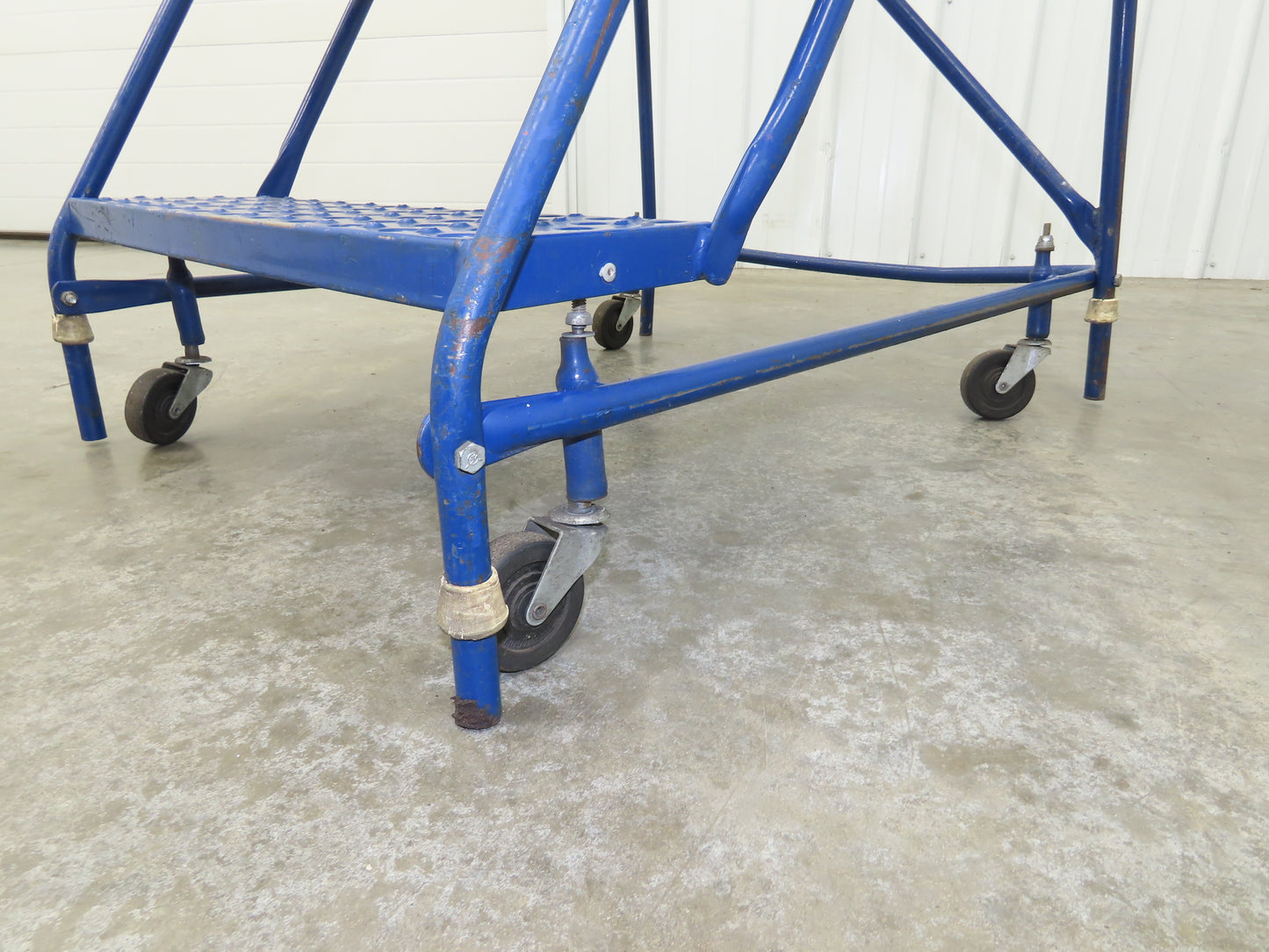 Ballymore Rolling Ladder 4 Step 10" Work Platform 38" Top Step 300lbs 24" W