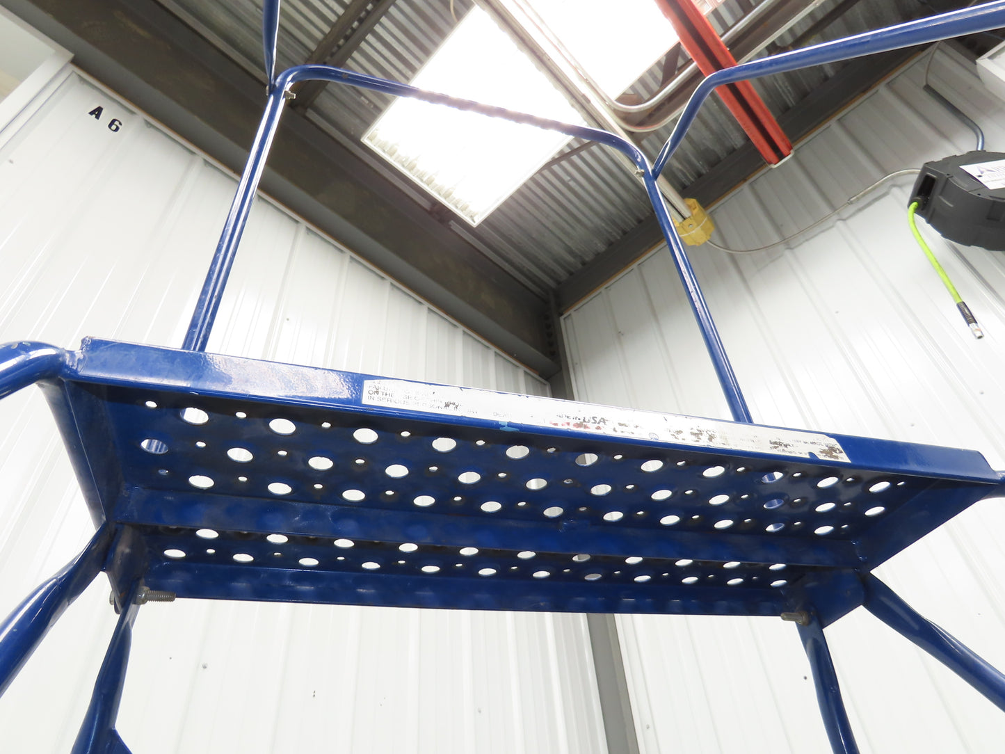 Ballymore Rolling Ladder 4 Step 10" Work Platform 38" Top Step 300lbs 24" W