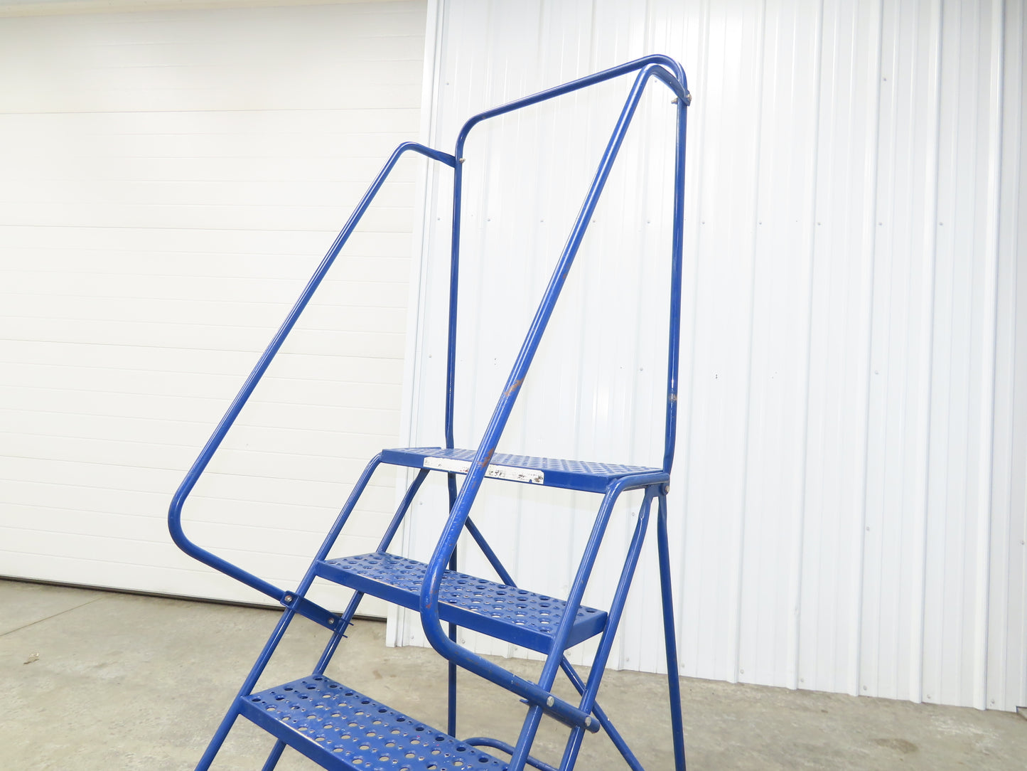 Ballymore Rolling Ladder 4 Step 10" Work Platform 38" Top Step 300lbs 24" W