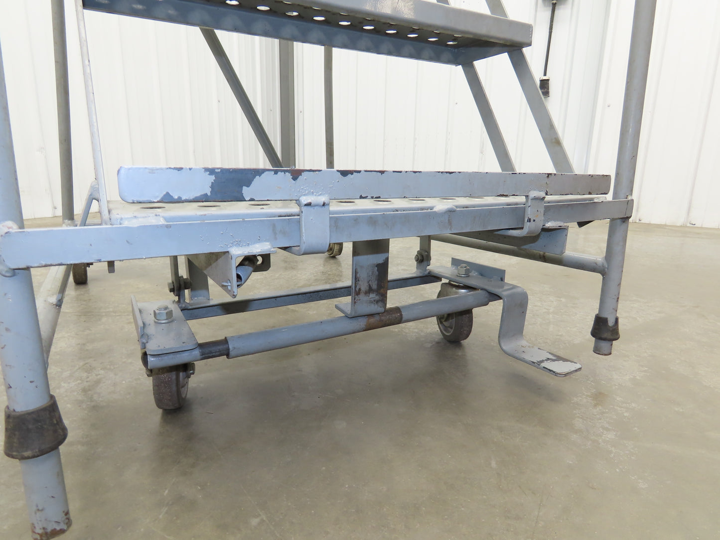 Cotterman Metal Rolling Ladder 5-Step 50"H Platform 24x7"Tread 80"H 30"W 450Lb