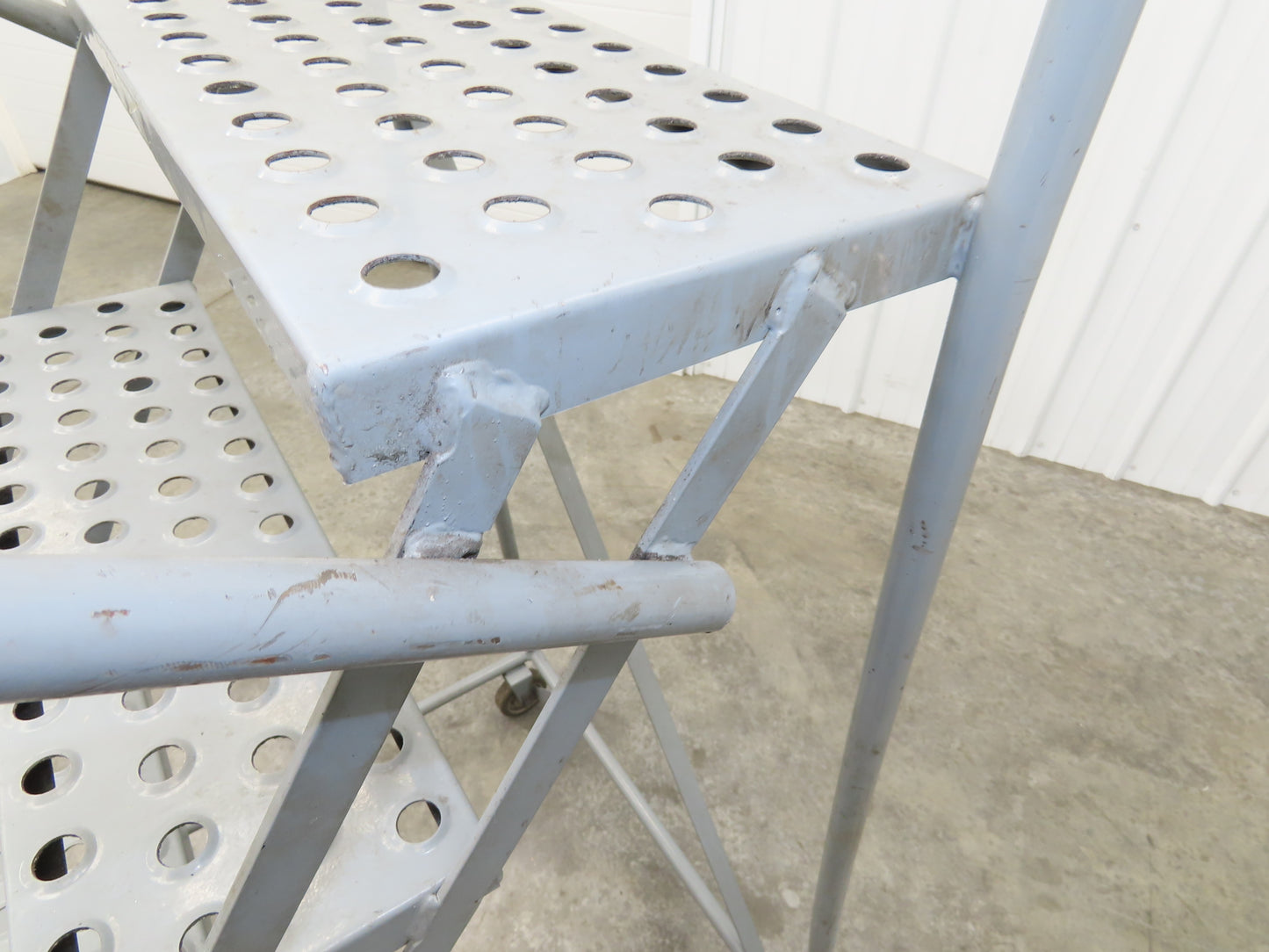 Cotterman Metal Rolling Ladder 5-Step 50"H Platform 24x7"Tread 80"H 30"W 450Lb