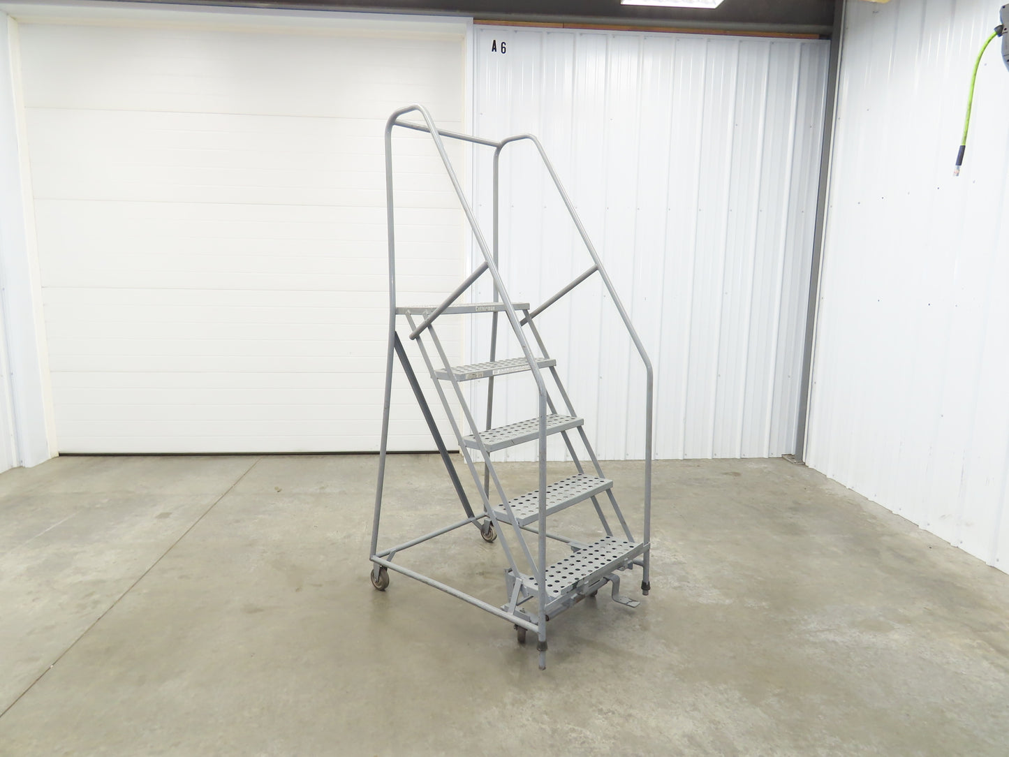 Cotterman Metal Rolling Ladder 5-Step 50"H Platform 24x7"Tread 80"H 30"W 450Lb