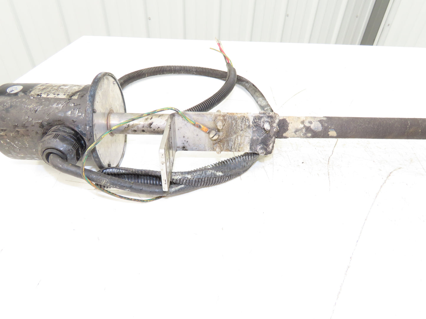 Izumi Denetsu TWSH-2320  30" Immersion Coil Water Heater 2000W 220V 3PH Flanged