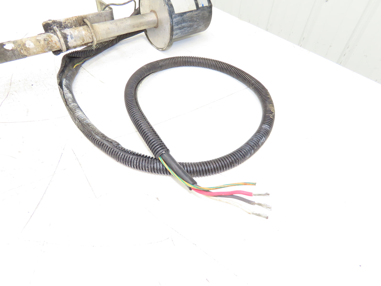 Izumi Denetsu TWSH-2320  30" Immersion Coil Water Heater 2000W 220V 3PH Flanged