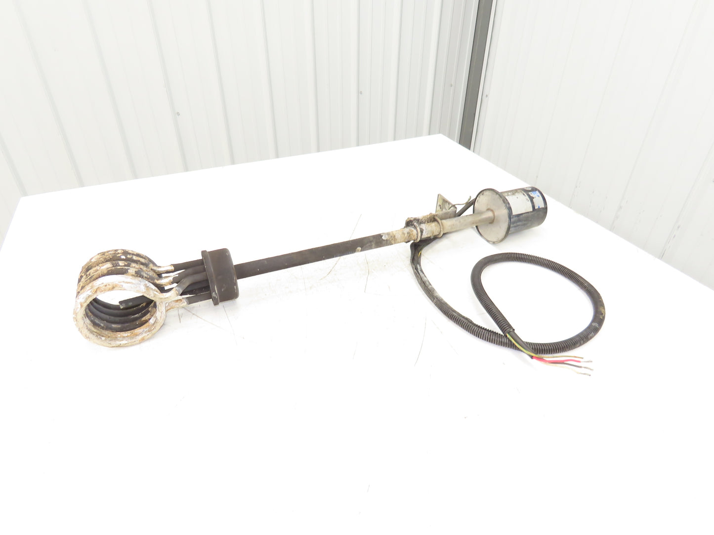 Izumi Denetsu TWSH-2320  30" Immersion Coil Water Heater 2000W 220V 3PH Flanged