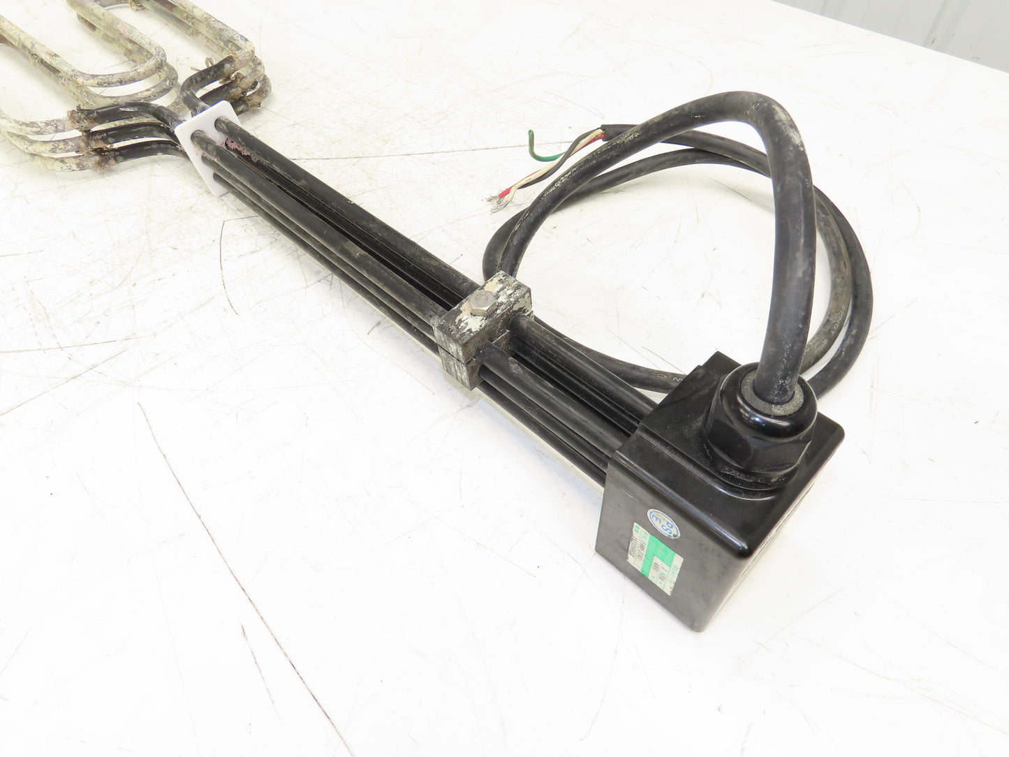 Izumi Denetsu FANH-2340  33" Immersion Element Water Heater 4000W 220V 3PH