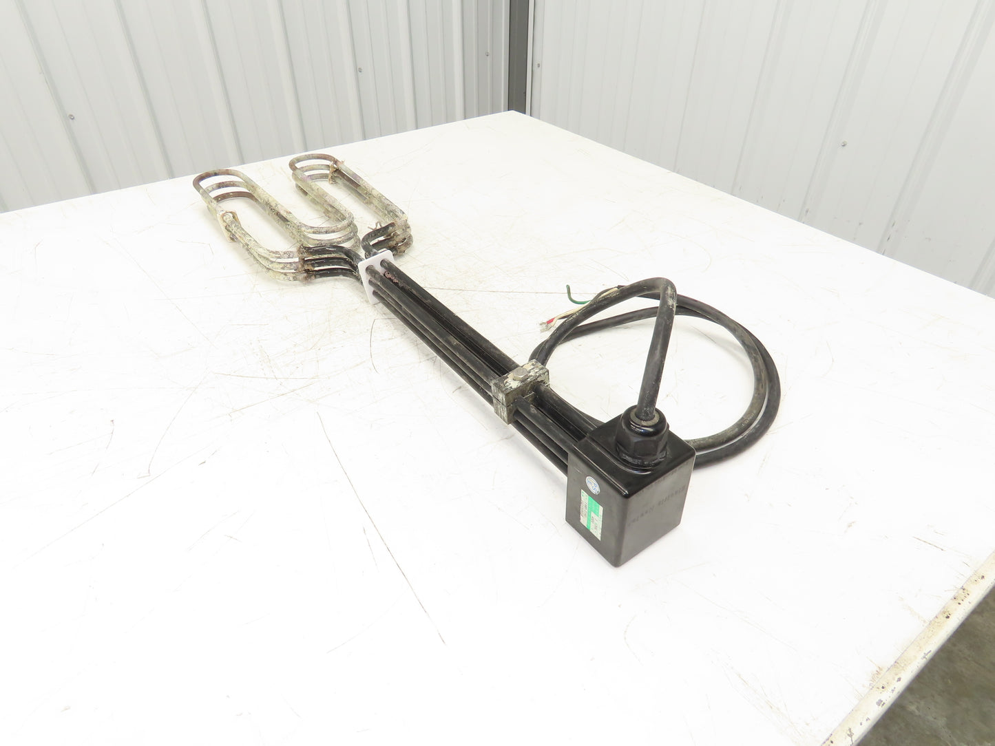 Izumi Denetsu FANH-2340  33" Immersion Element Water Heater 4000W 220V 3PH