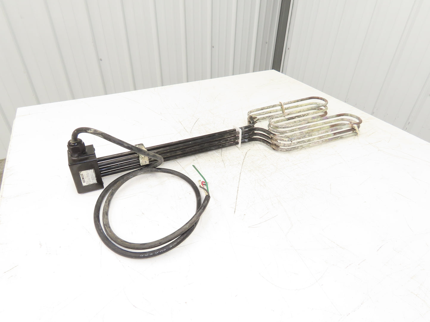 Izumi Denetsu FANH-2340  33" Immersion Element Water Heater 4000W 220V 3PH