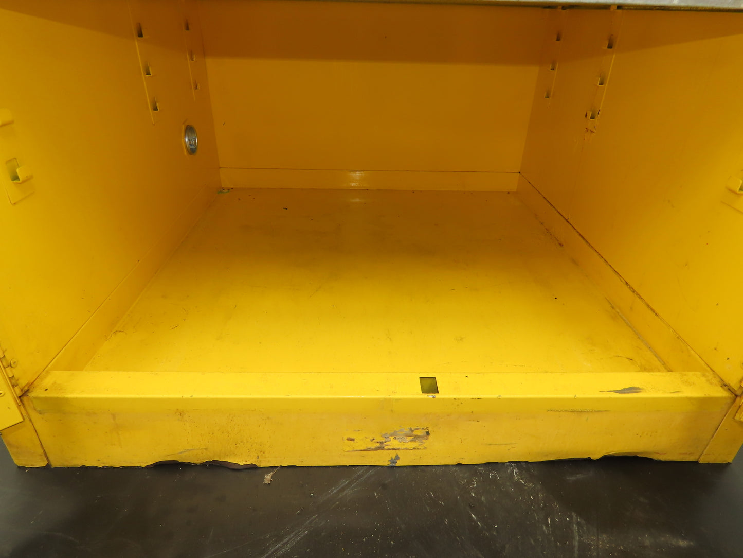 Justrite 25600 Flammable Safety Cabinet 60 Gallon Yellow Flammable Liquid