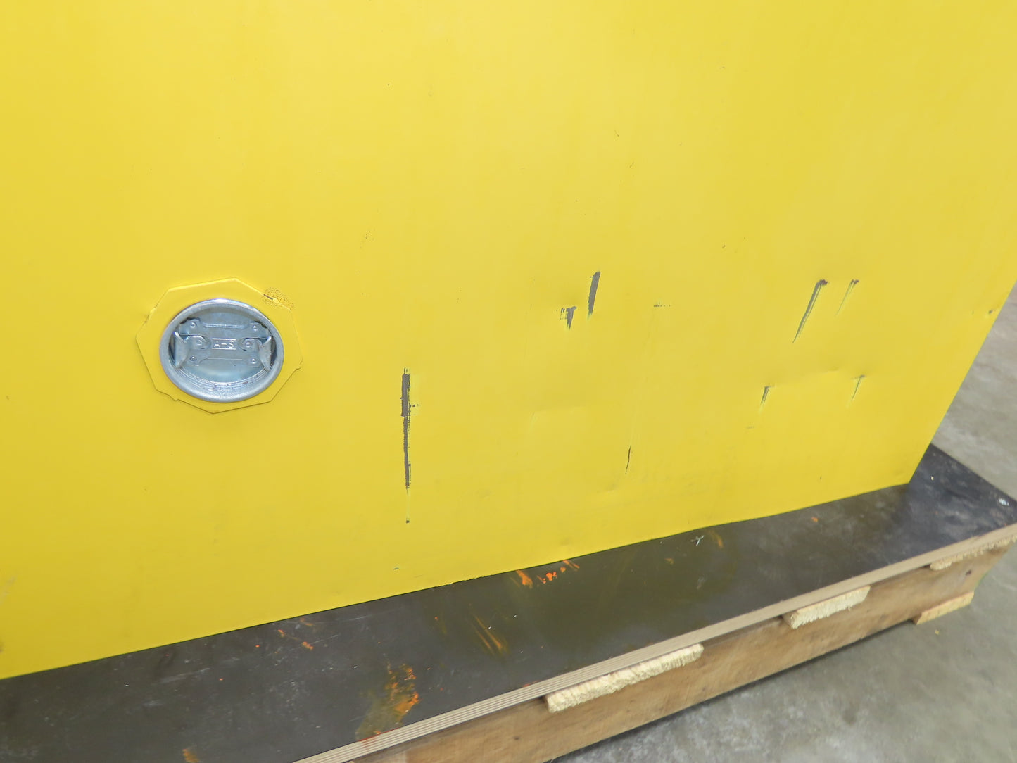 Justrite 25600 Flammable Safety Cabinet 60 Gallon Yellow Flammable Liquid