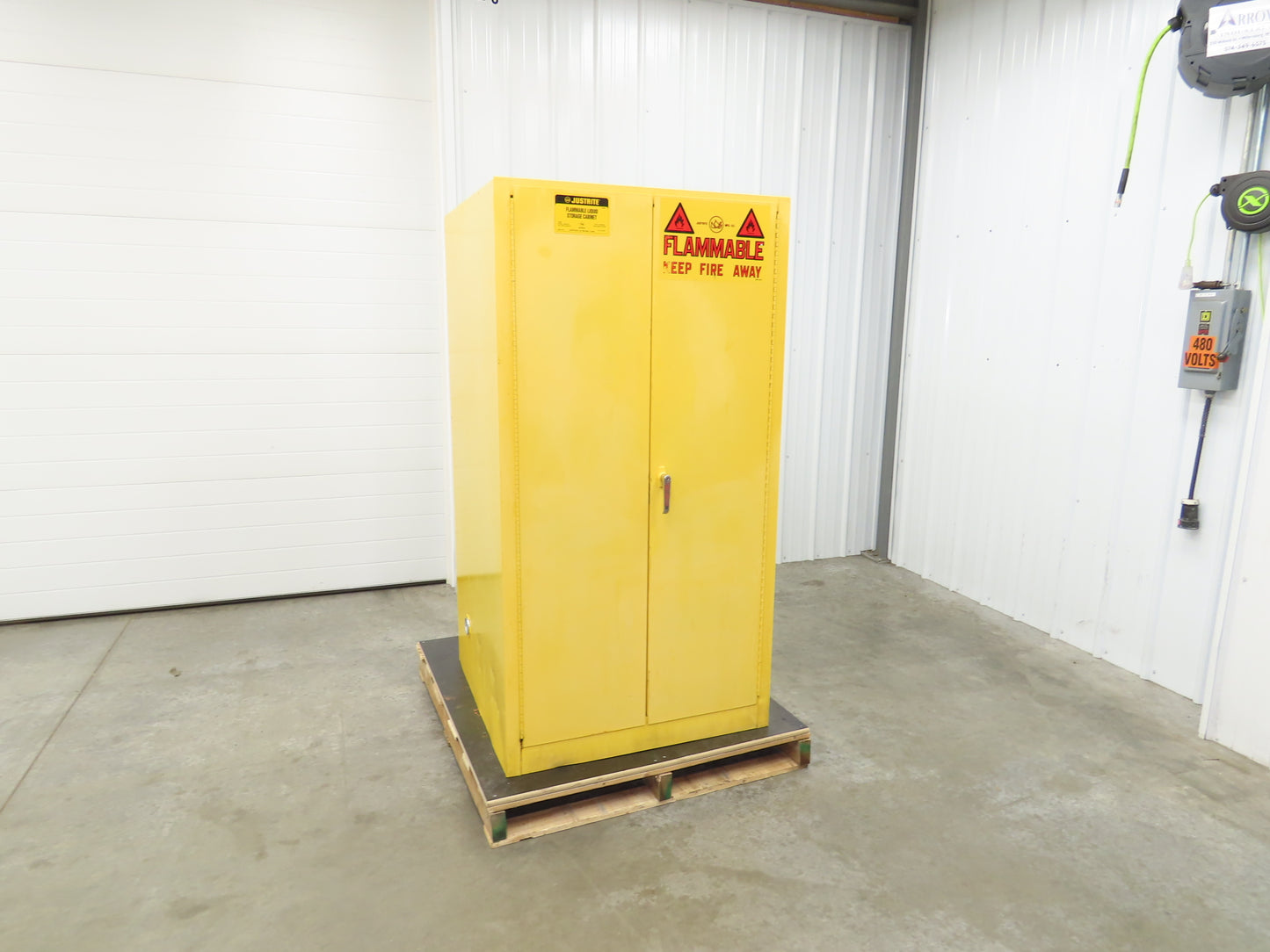 Justrite 25600 Flammable Safety Cabinet 60 Gallon Yellow Flammable Liquid