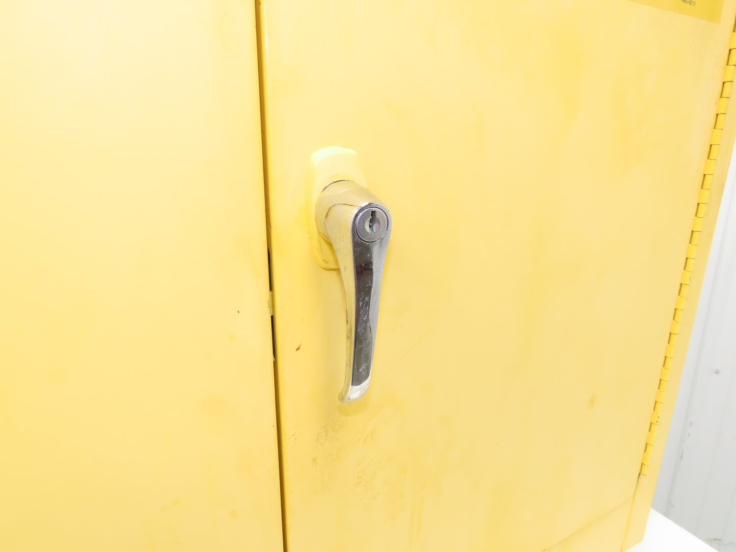 Justrite 25730 Yellow Flammable Safety Cabinet Dual Door 22 Gallon Liquid