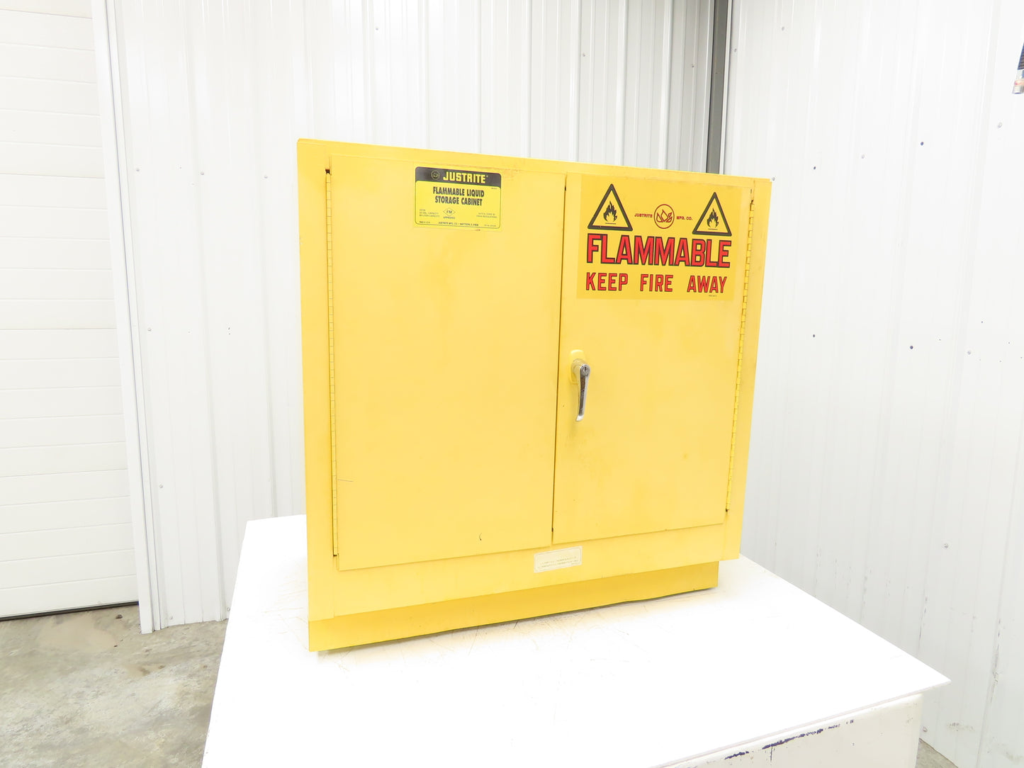 Justrite 25730 Yellow Flammable Safety Cabinet Dual Door 22 Gallon Liquid