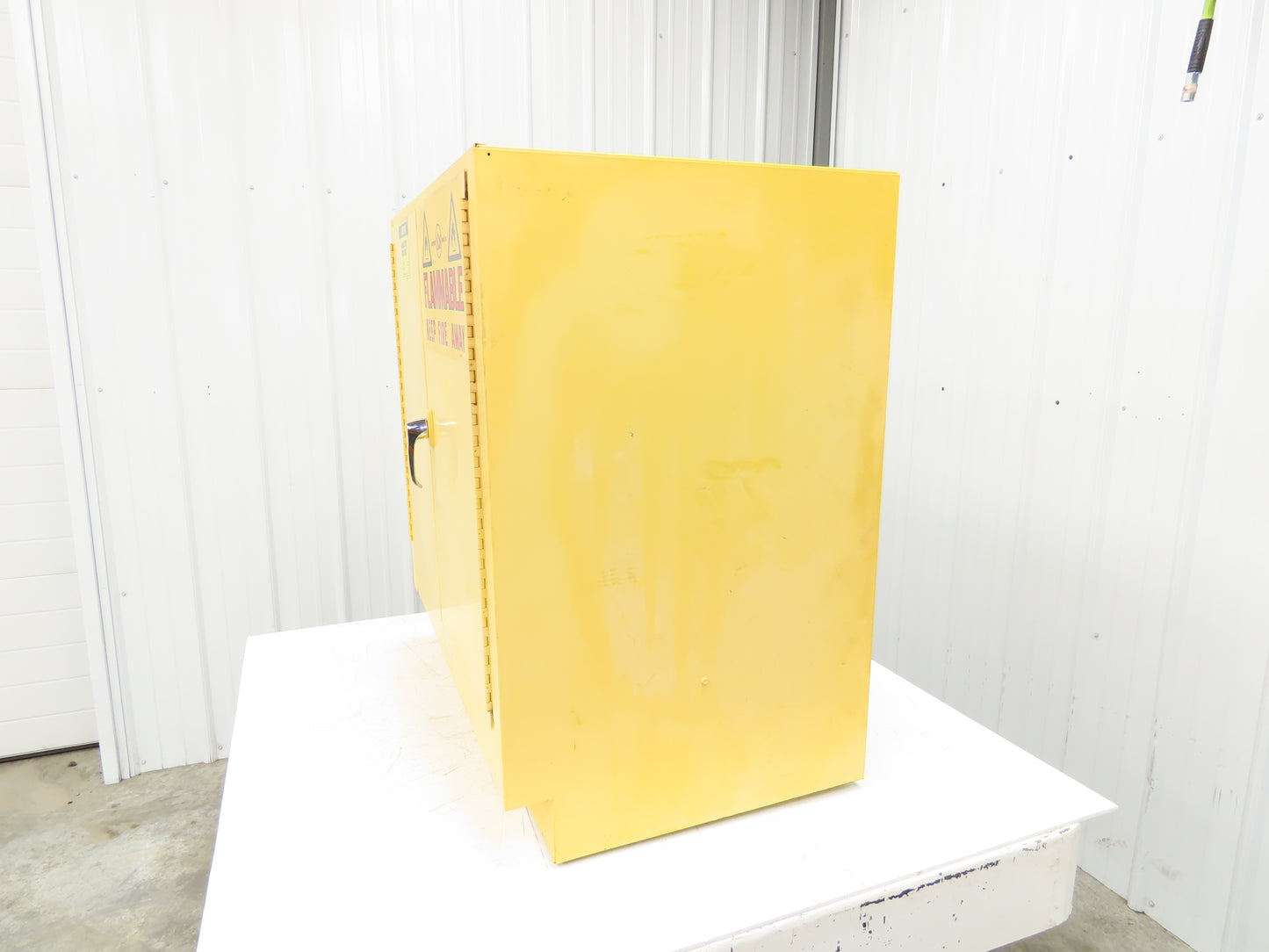 Justrite 25730 Yellow Flammable Safety Cabinet Dual Door 22 Gallon Liquid