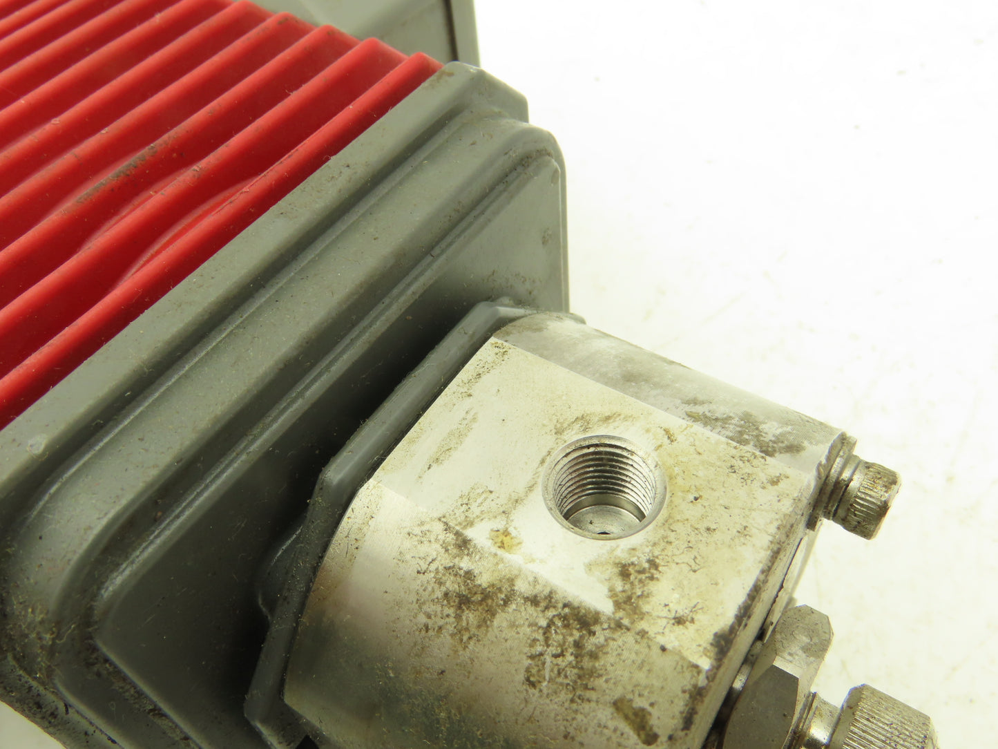 Iwaki EH-C20SH-200R9 Metering Pump Dosing Chemical 120ml/Min Pres .69MPa 200V