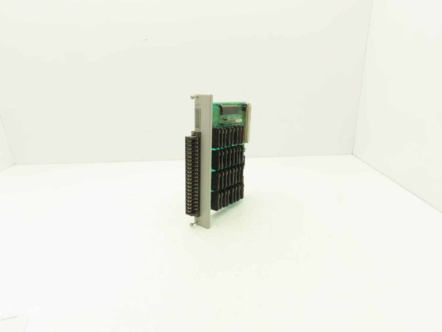 Siemens 505-4832 Digital Output Module PLC Rack E-Stand 110/220 AC Output