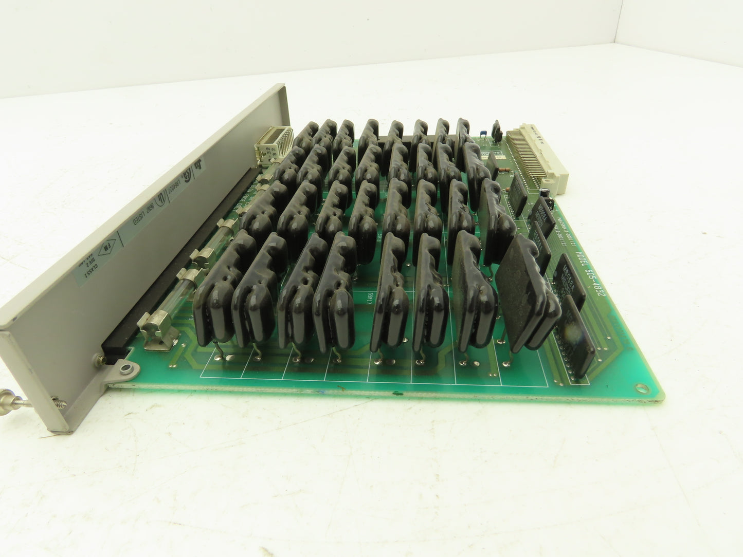 Siemens 505-4832 Digital Output Module PLC Rack E-Stand 110/220 AC Output
