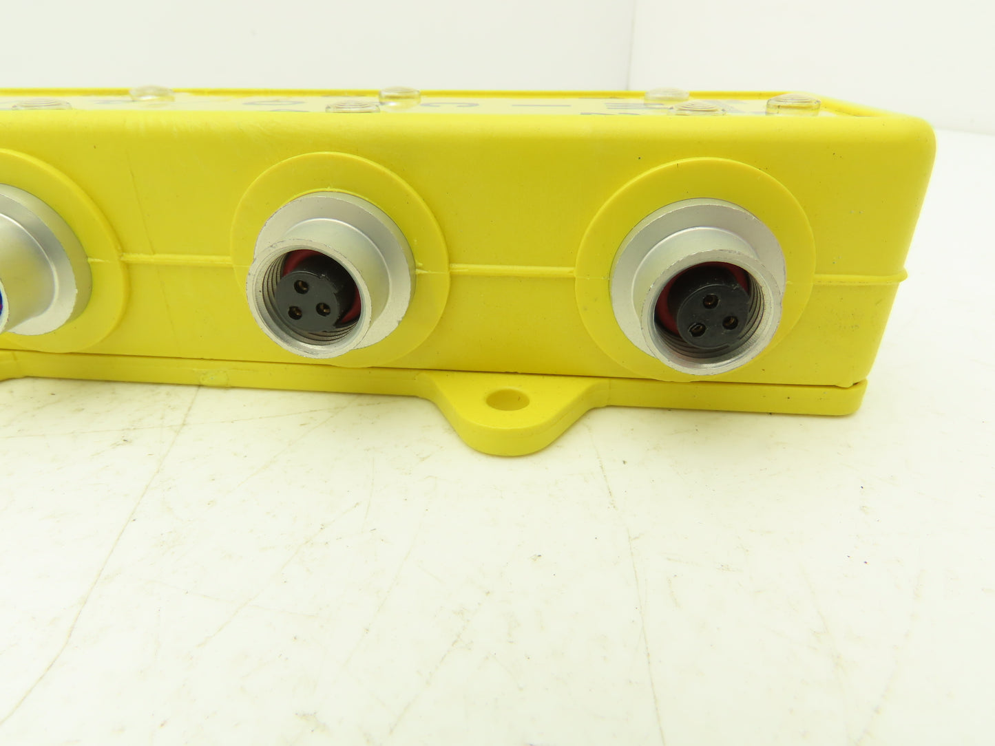 Cooper Crouse Hinds MMAS8F3L000 Micro Plex 8 Port Distribution System Base Unit