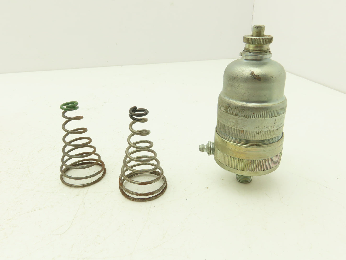 Alemite 43570-A2 Automatic Pressure Grease Cup W 2 Extra Variable Springs