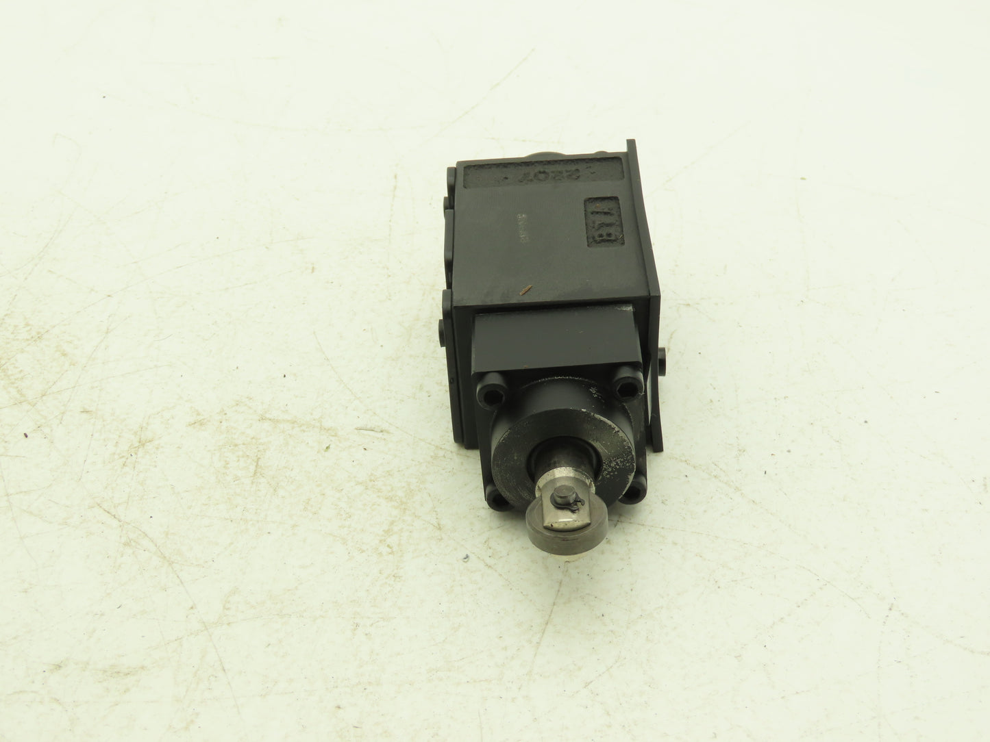 Parker D1VC1H 70 Directional Control Valve 2-Position Cam Roller 5000 PSI